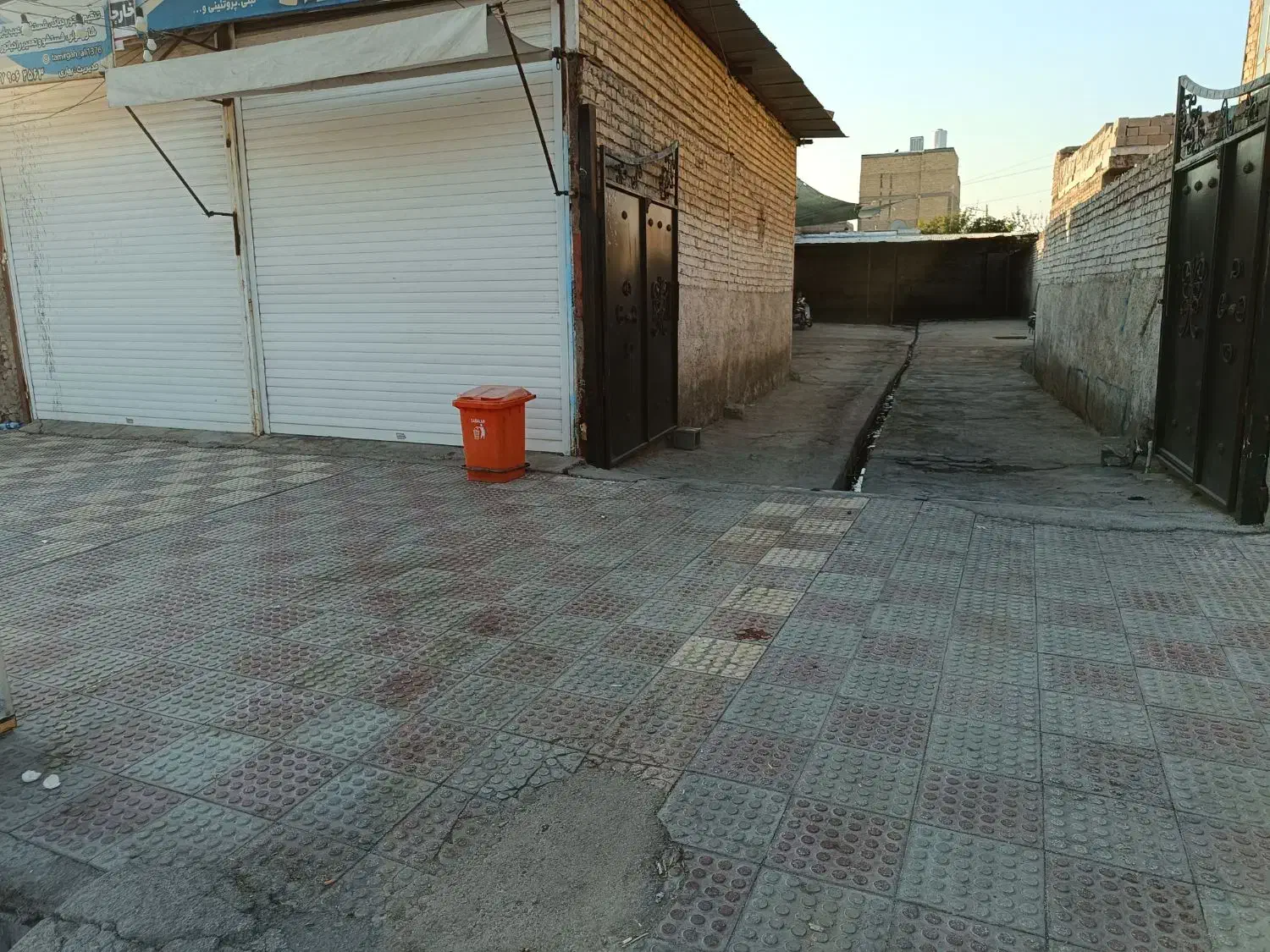 ملک فروشی|فروش زمین و ملک کلنگی|مرودشت, استادیوم|دیوار