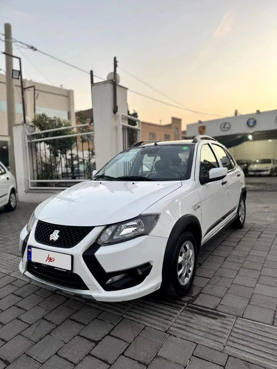 کوییک r سفید مشکی در حد صفر|خودرو سواری و وانت|کاشان, فاز ۲ ناجی آباد|دیوار