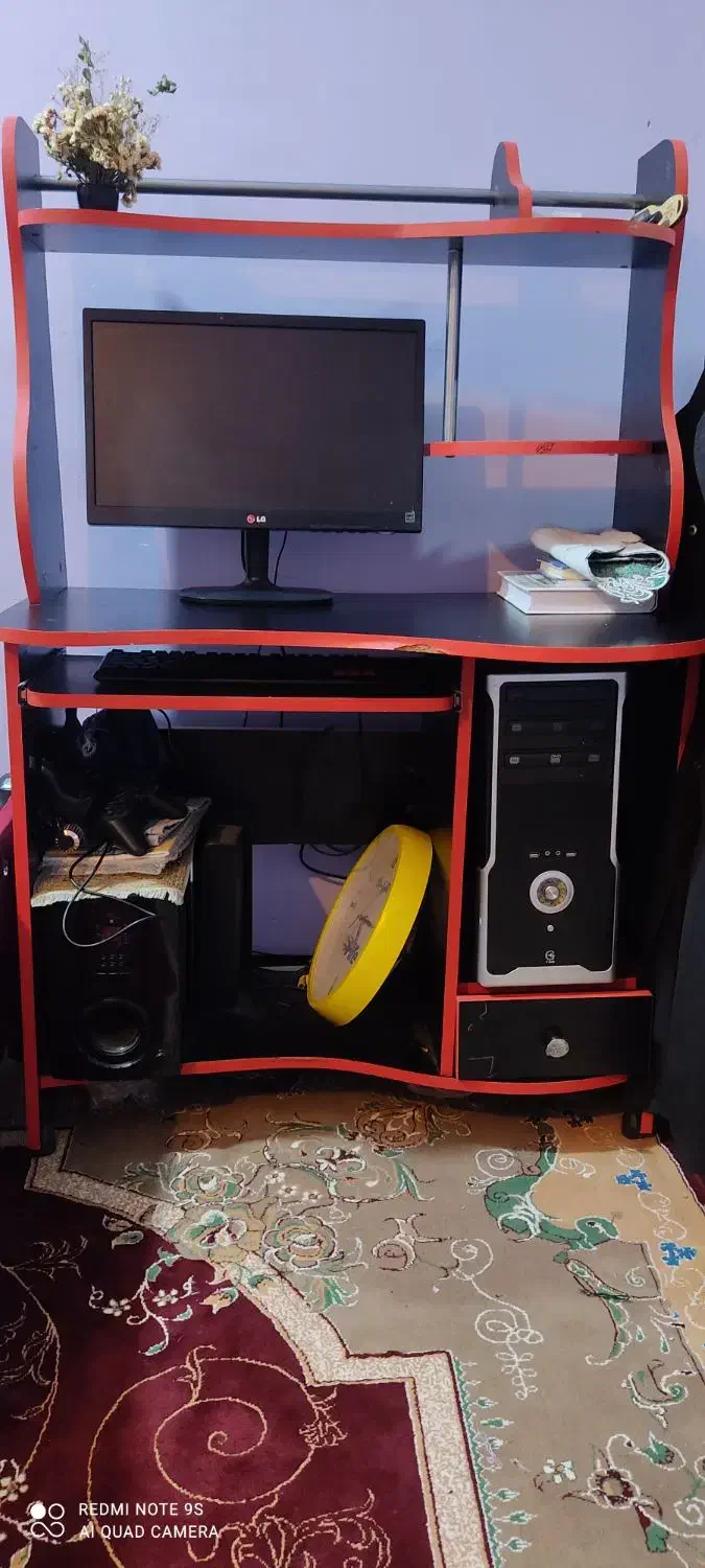 میز کامپیوتر کاملا تمیز و سالم|میز تحریر و کامپیوتر|دوگنبدان, |دیوار