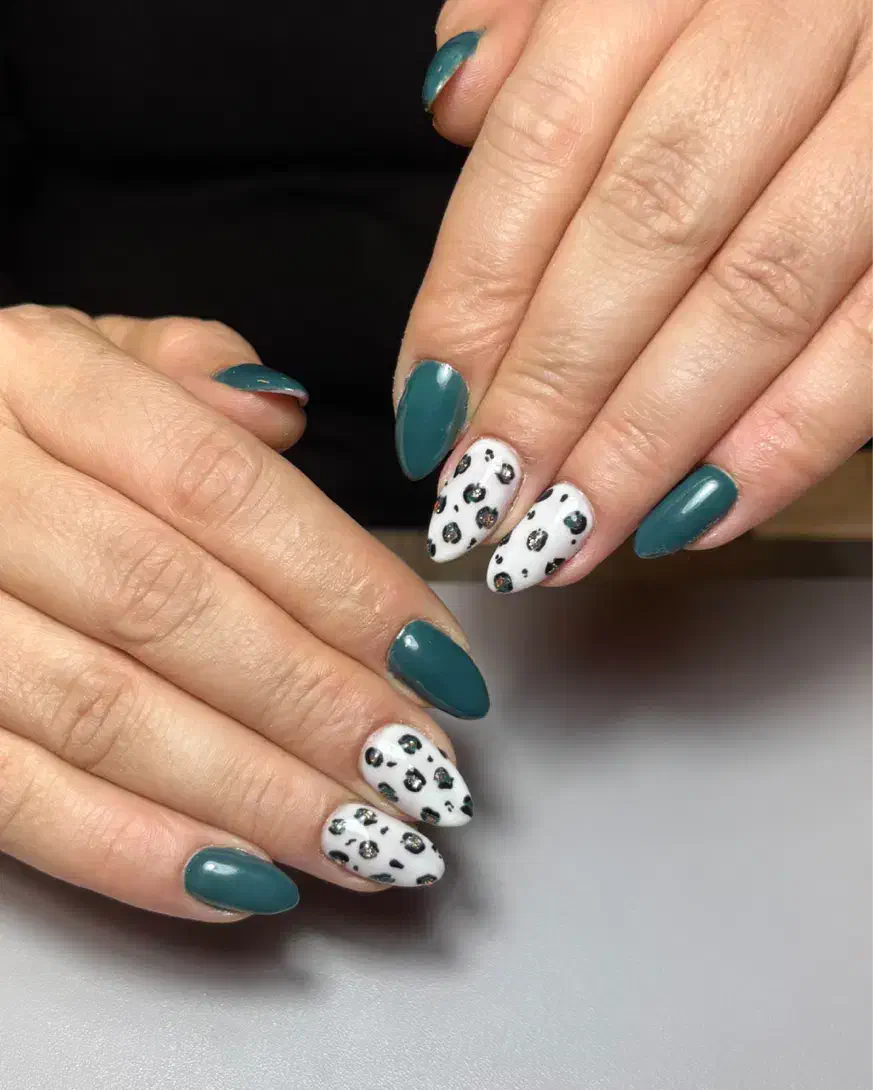 کاشت ناخن ترمیم ناخن ژلیش با تخفیف|خدمات آرایشگری و زیبایی|صومعه‌سرا, |دیوار