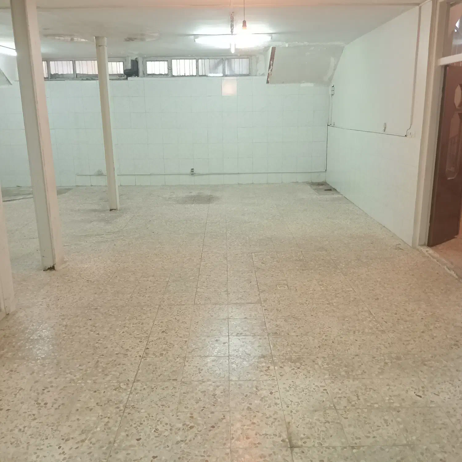 اجاره زیر زمین|اجارهٔ دفتر کار، اتاق اداری، مطب|خوی, |دیوار