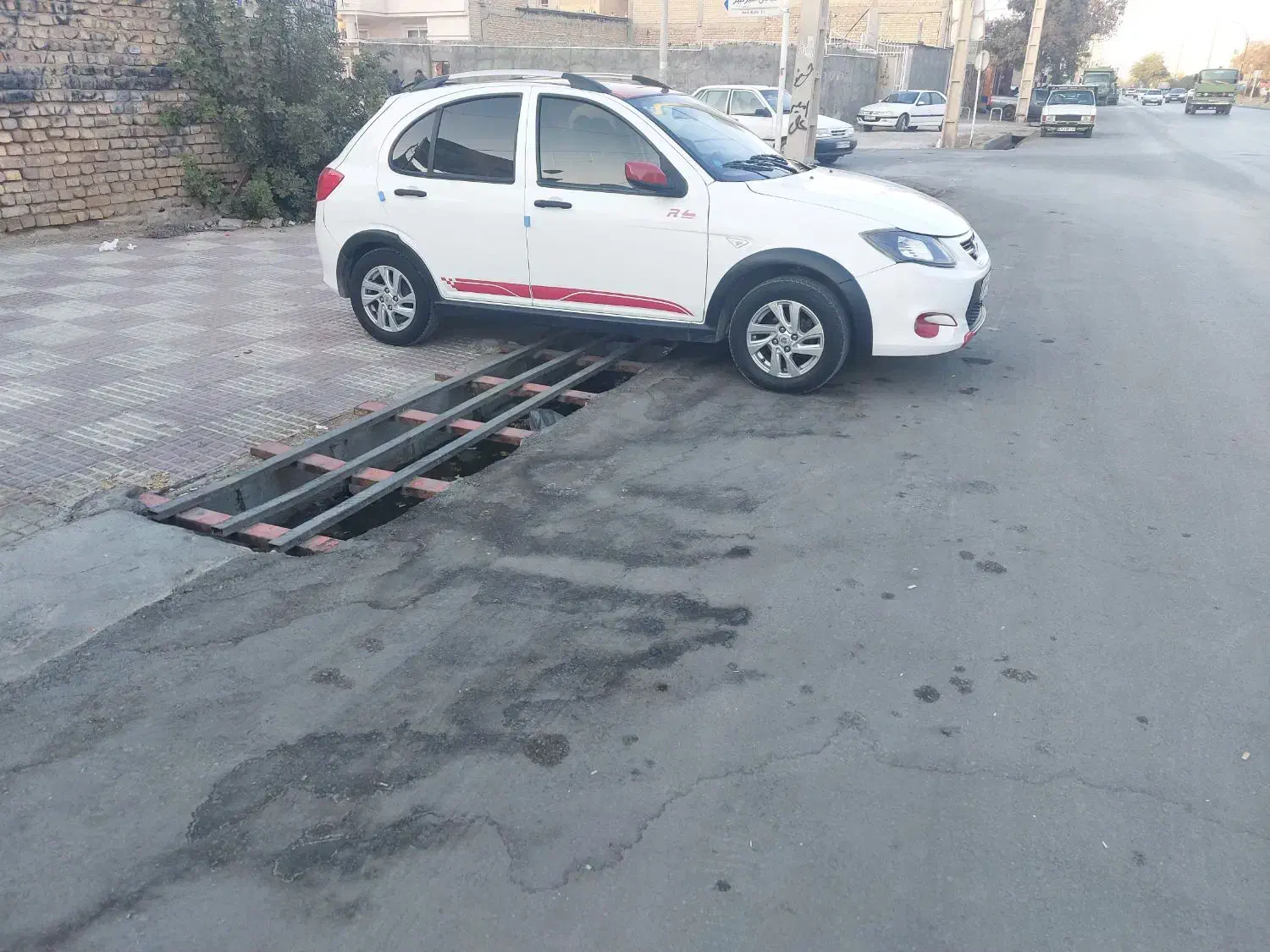 کوییک آر R|خودرو سواری و وانت|مرودشت, بیست متری بیمارستان|دیوار