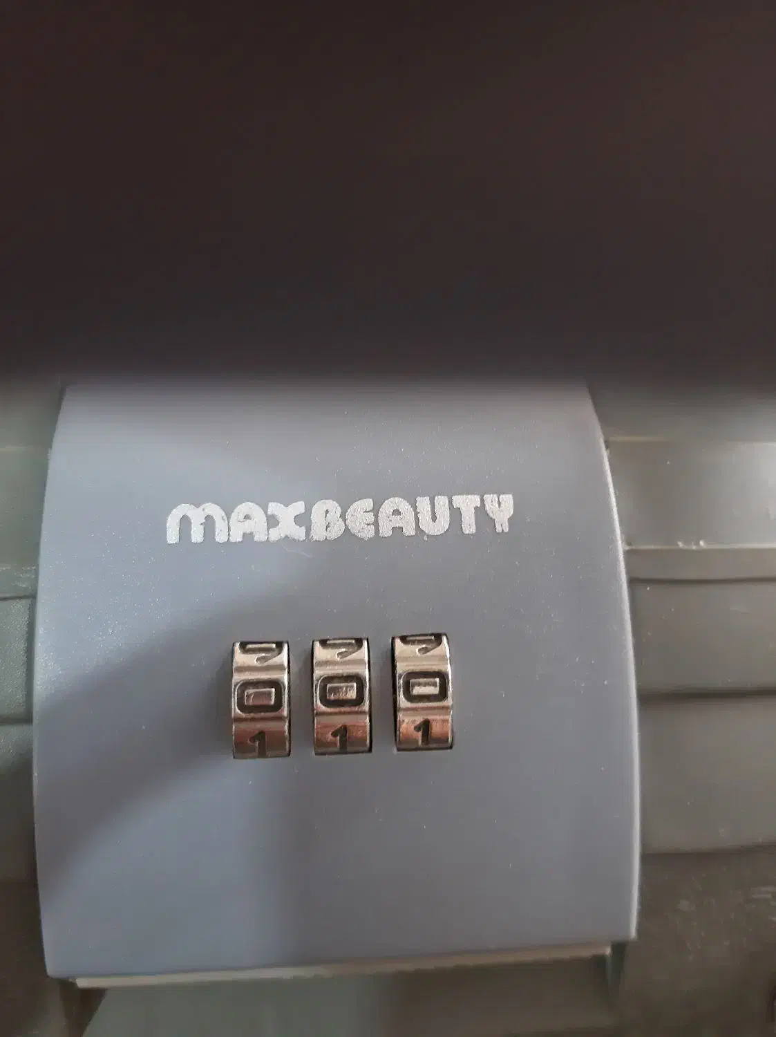 کیف(چمدان)نشکن لوازم آرایشی برند max beauty|آرایشی، بهداشتی، درمانی|قم, شهرک قدس|دیوار