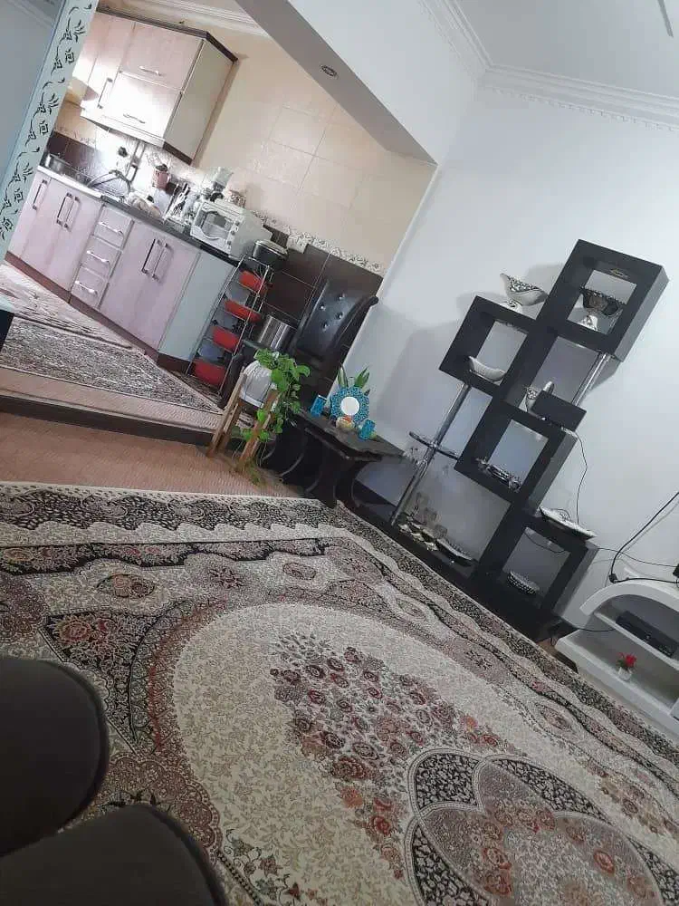 یک عدد بوفه و میز نهارخوری و اجاق گاز سالم|میز و صندلی غذاخوری|آزادشهر, |دیوار