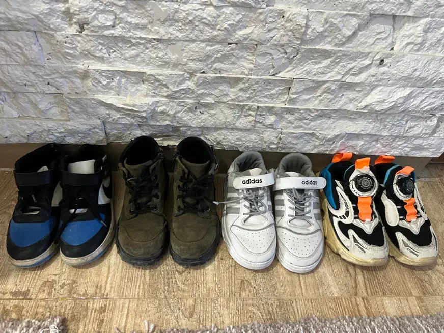 کفش بچه|کفش و لباس بچه|دامغان, |دیوار