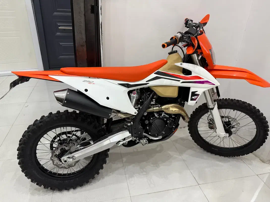 کراس برمودا Xc-f250|موتورسیکلت|خرم‌آباد, |دیوار