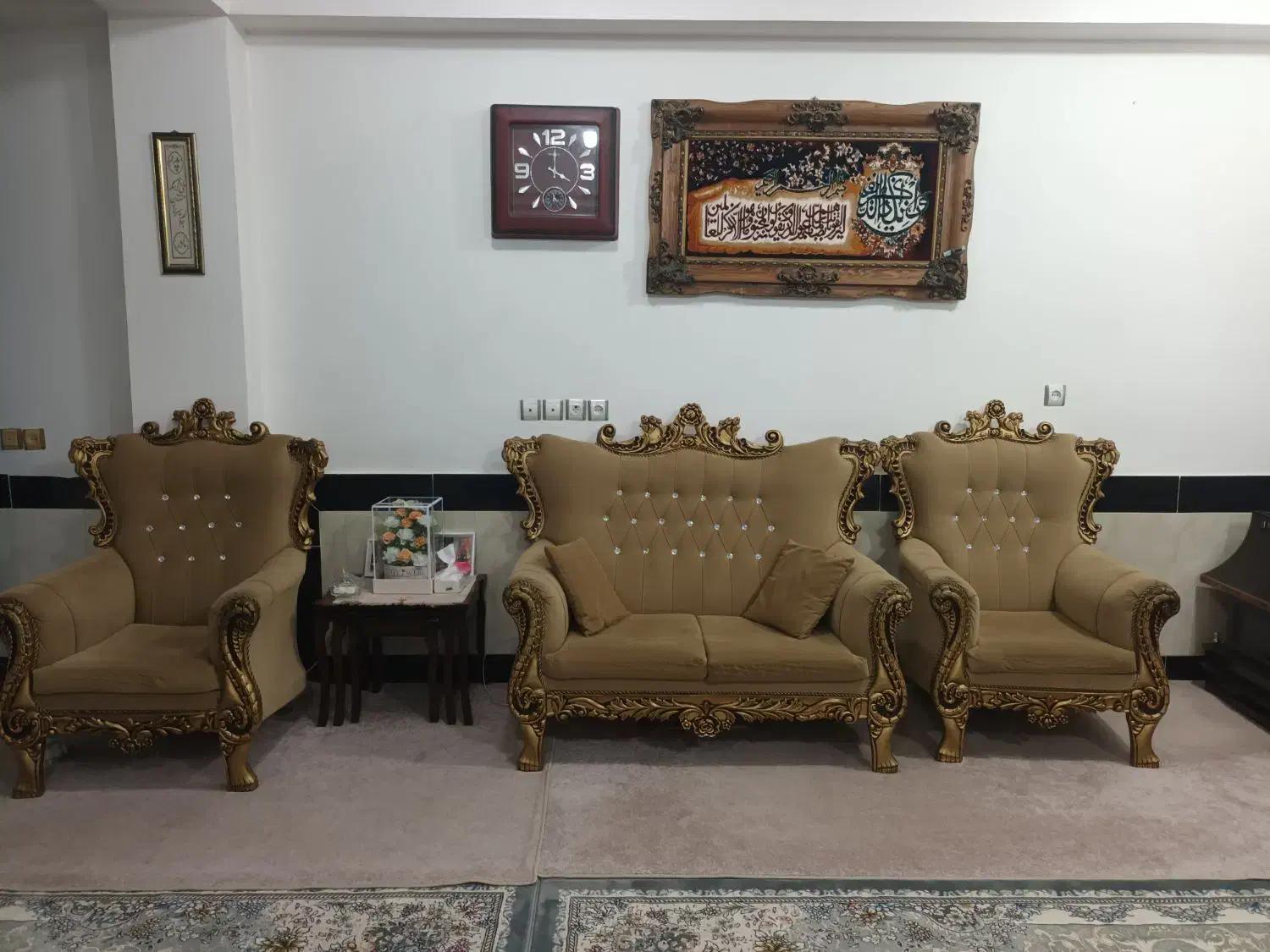 مبل سلطنتی۷نفره|مبلمان خانگی و میز عسلی|علی‌آباد کتول, |دیوار