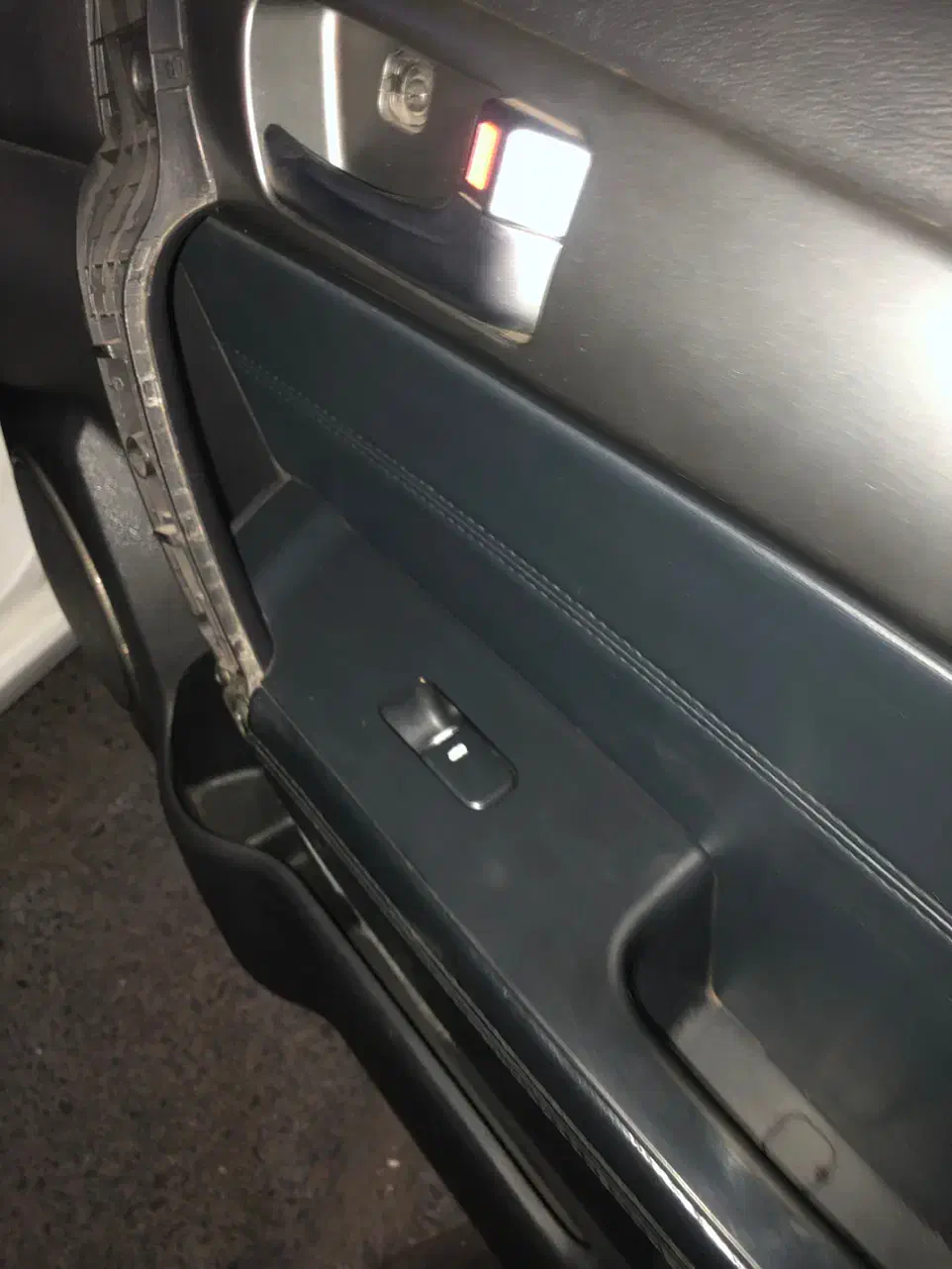 کلیدبالابر سراتو کوپه آزرا مدل ۲۰۰۹ وینگل زوتی ریو|قطعات یدکی و لوازم جانبی|تهران, کوی بیمه|دیوار