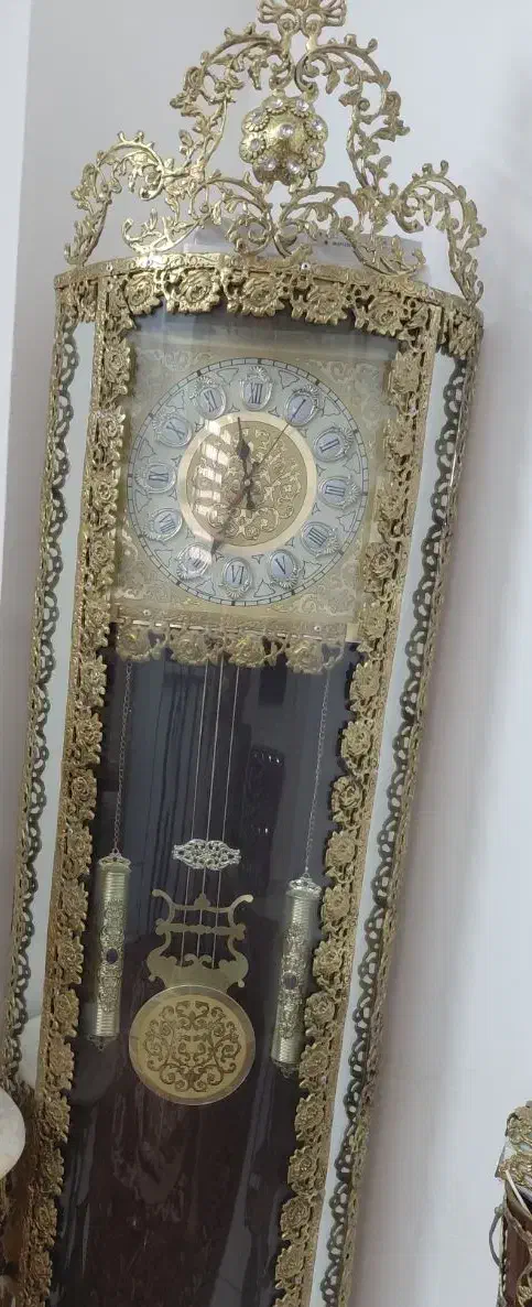 ساعت قدی سالم ومیز گرد سالم|ساعت دیواری و تزئینی|تبریز, |دیوار