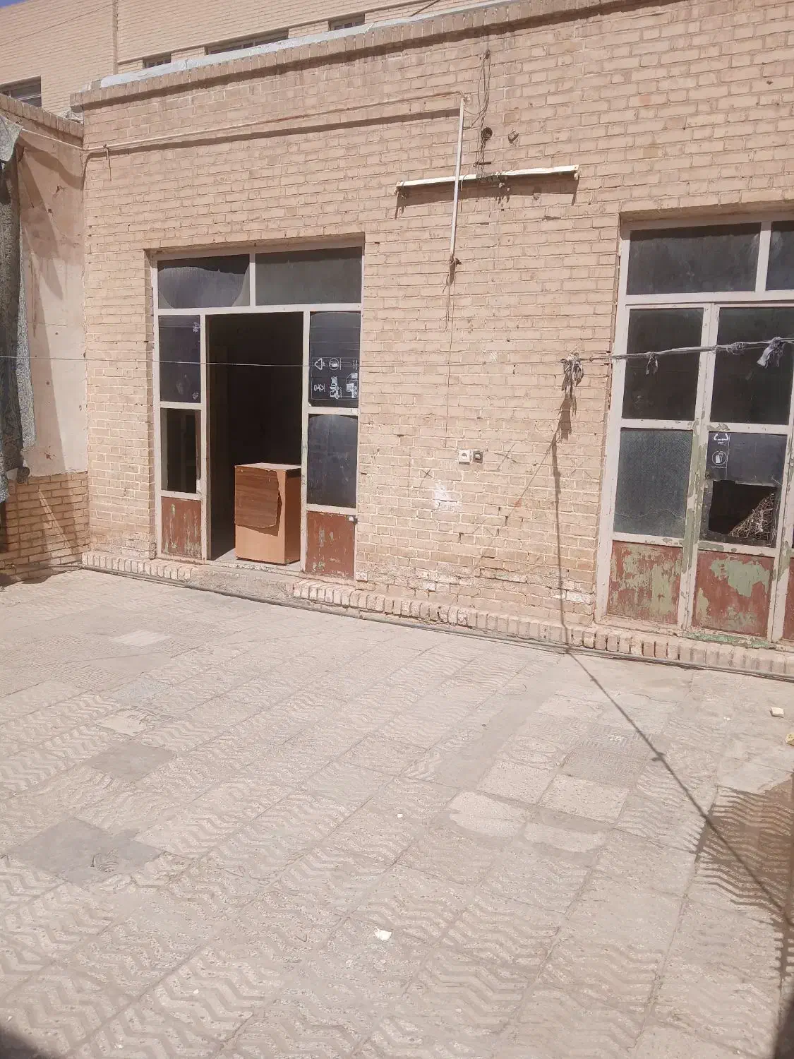 خانه فروش ۱۳۰ مت لب خیابان فرهنگیان نصف قیمت|فروش خانه و ویلا|یزد, |دیوار