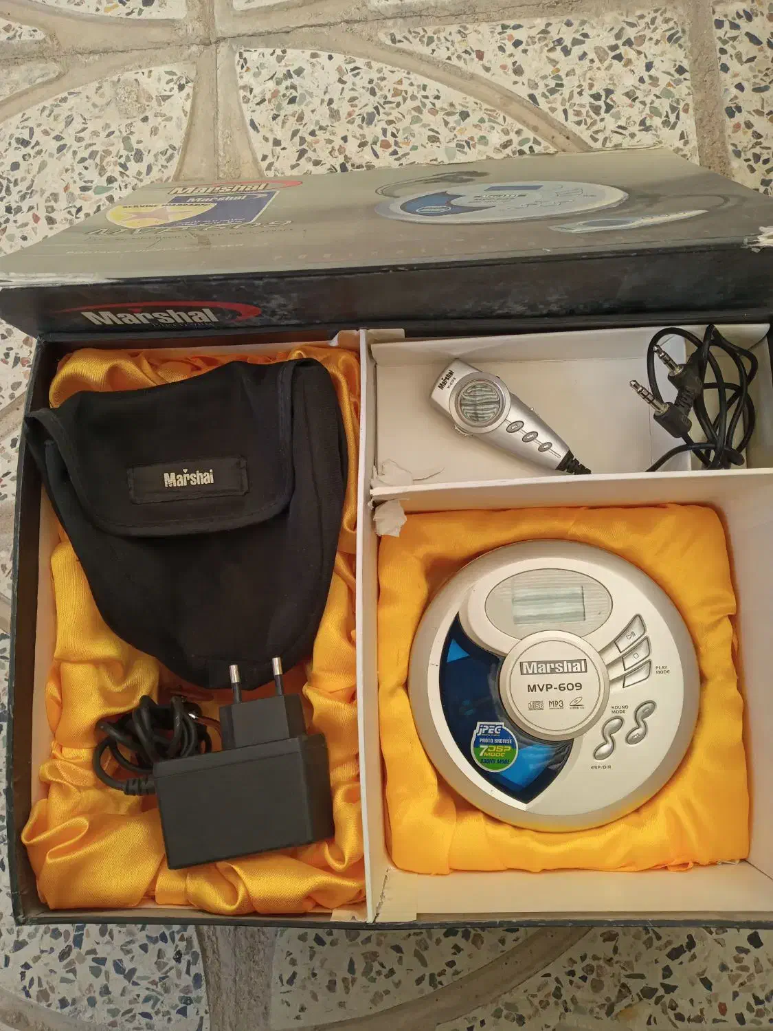 وسایل قدیمی و کلکسیونی|کلکسیون اشیاء عتیقه|زنجان, |دیوار