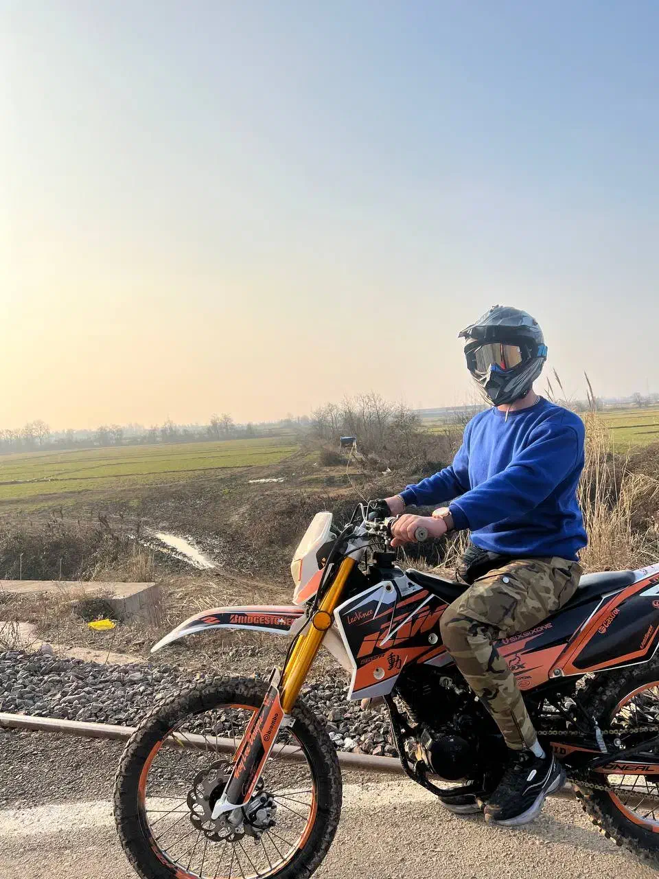 فلات 250|موتورسیکلت|صومعه‌سرا, |دیوار