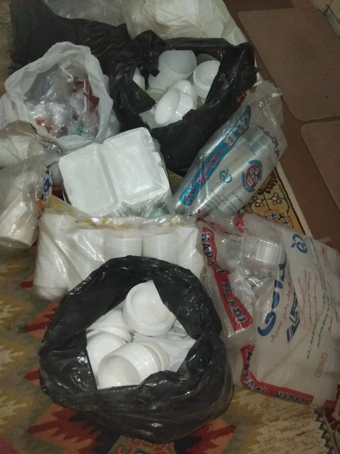 ظروف یک بارمصرف|ظروف نگهدارنده، پلاستیکی، یکبارمصرف|سنندج, |دیوار