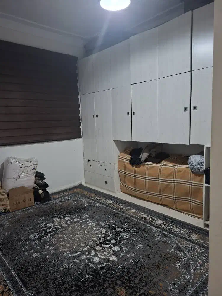 ۲ طبقه بنا ۱۳۰ متری ویلائی دربستی /نبش میدان