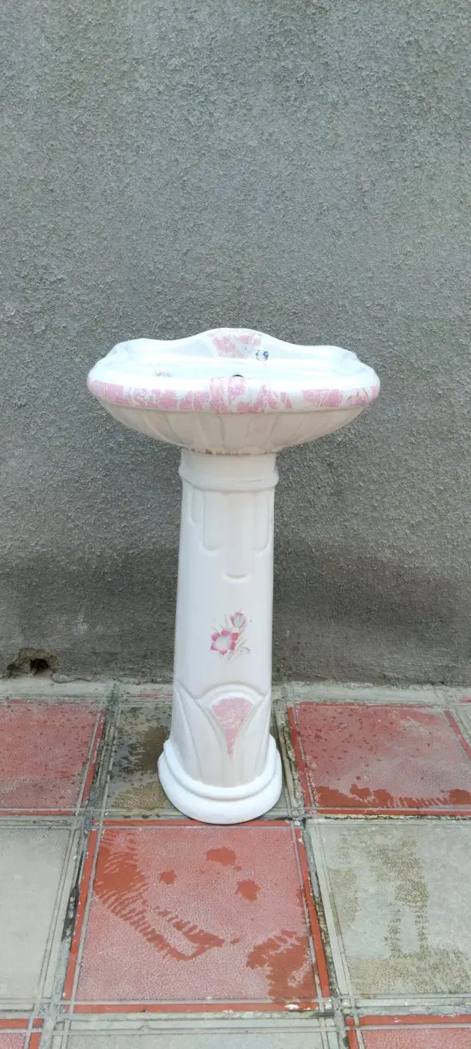 روشویی بسیار سالم و تمیز، کم کار|لوازم سرویس بهداشتی|قروه, |دیوار