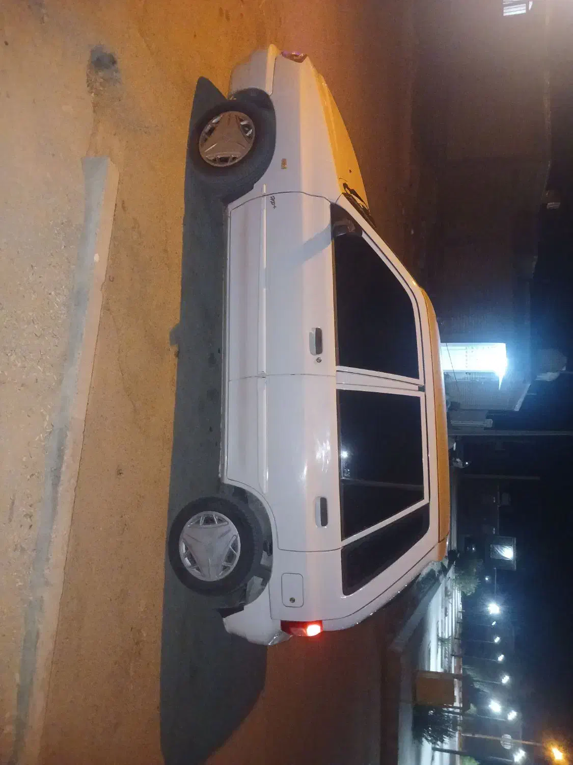 فروش۱۱۱بدون رنگ شاسی سالم|خودرو سواری و وانت|نیریز, |دیوار