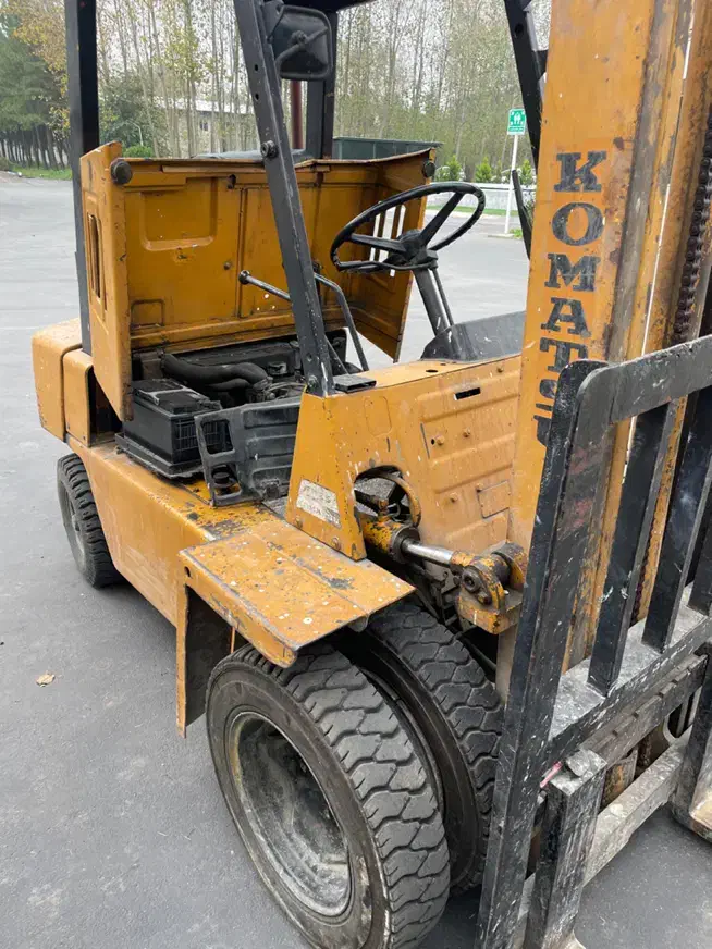 لیفتراک ۲/۵ تن کوماتسو|خودرو سنگین|چهاردانگه (تهران), |دیوار