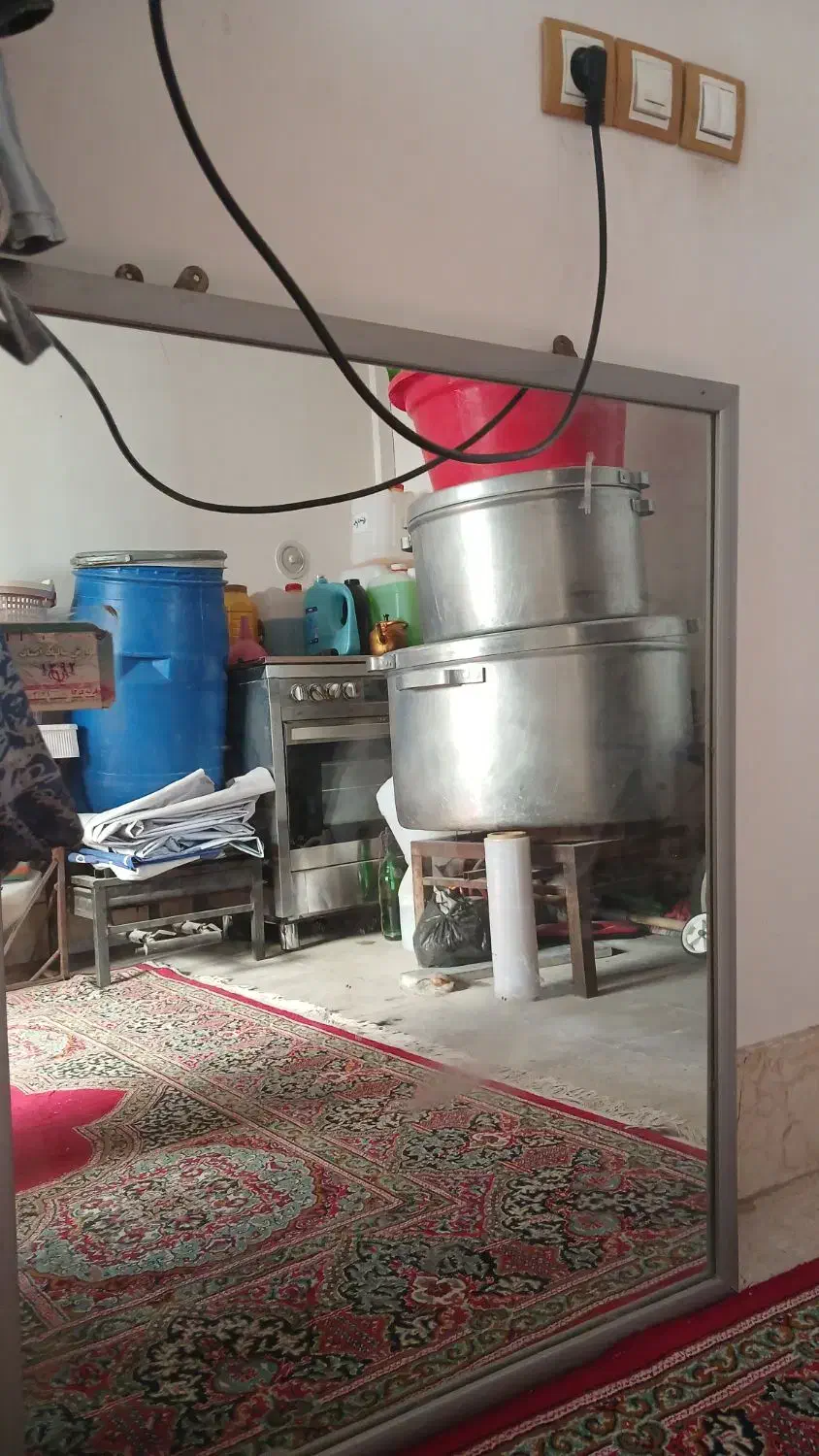 لامپ آویز دو عدد و اینه ۱×۱۲۰ دو عدد|صنایع دستی و سایر لوازم تزئینی|قم, شاه سید علی|دیوار