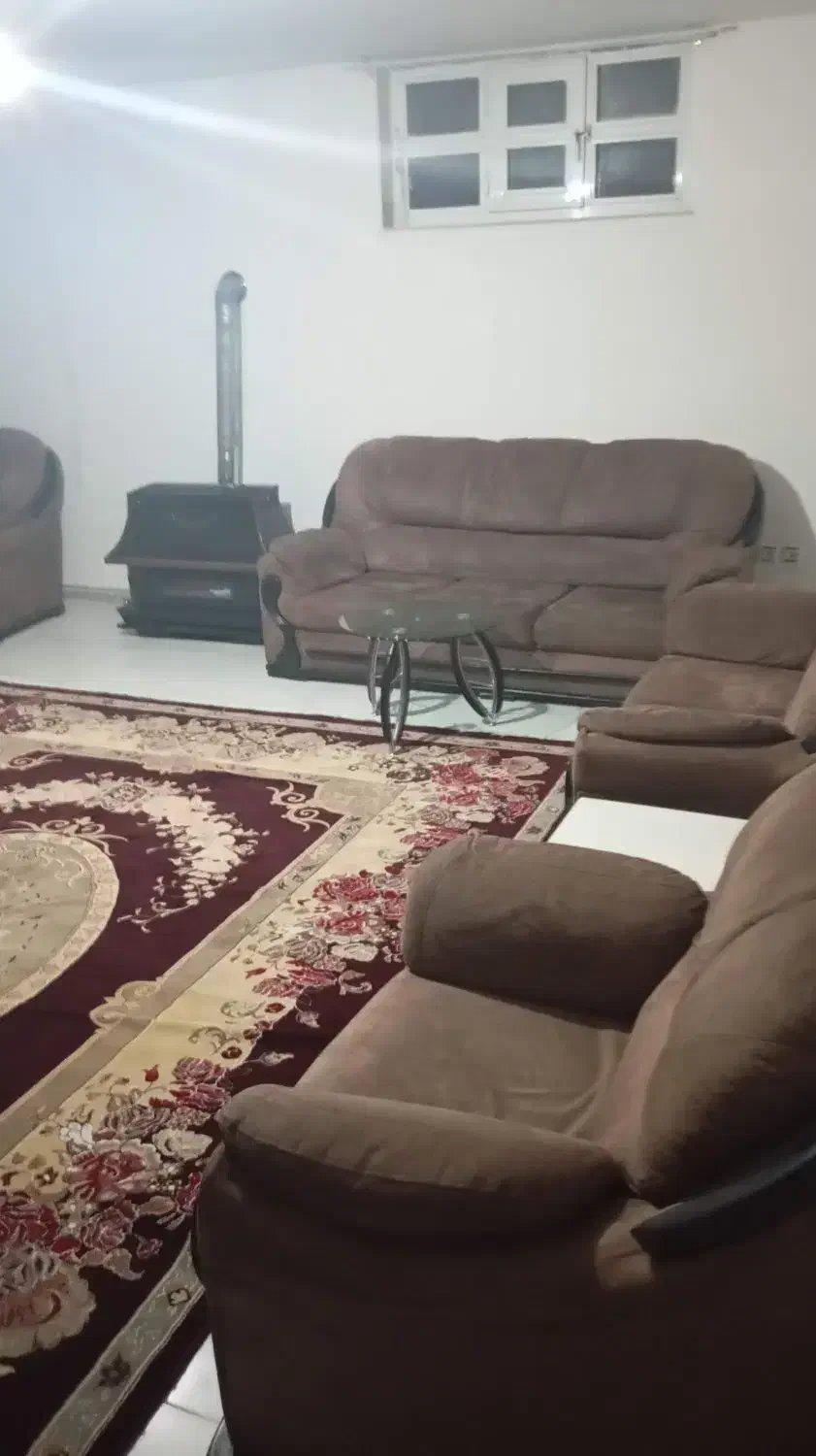 منزل مبله دربستی خیلی تمیز|اجارهٔ کوتاه‌مدت آپارتمان و سوئیت|اردبیل, |دیوار