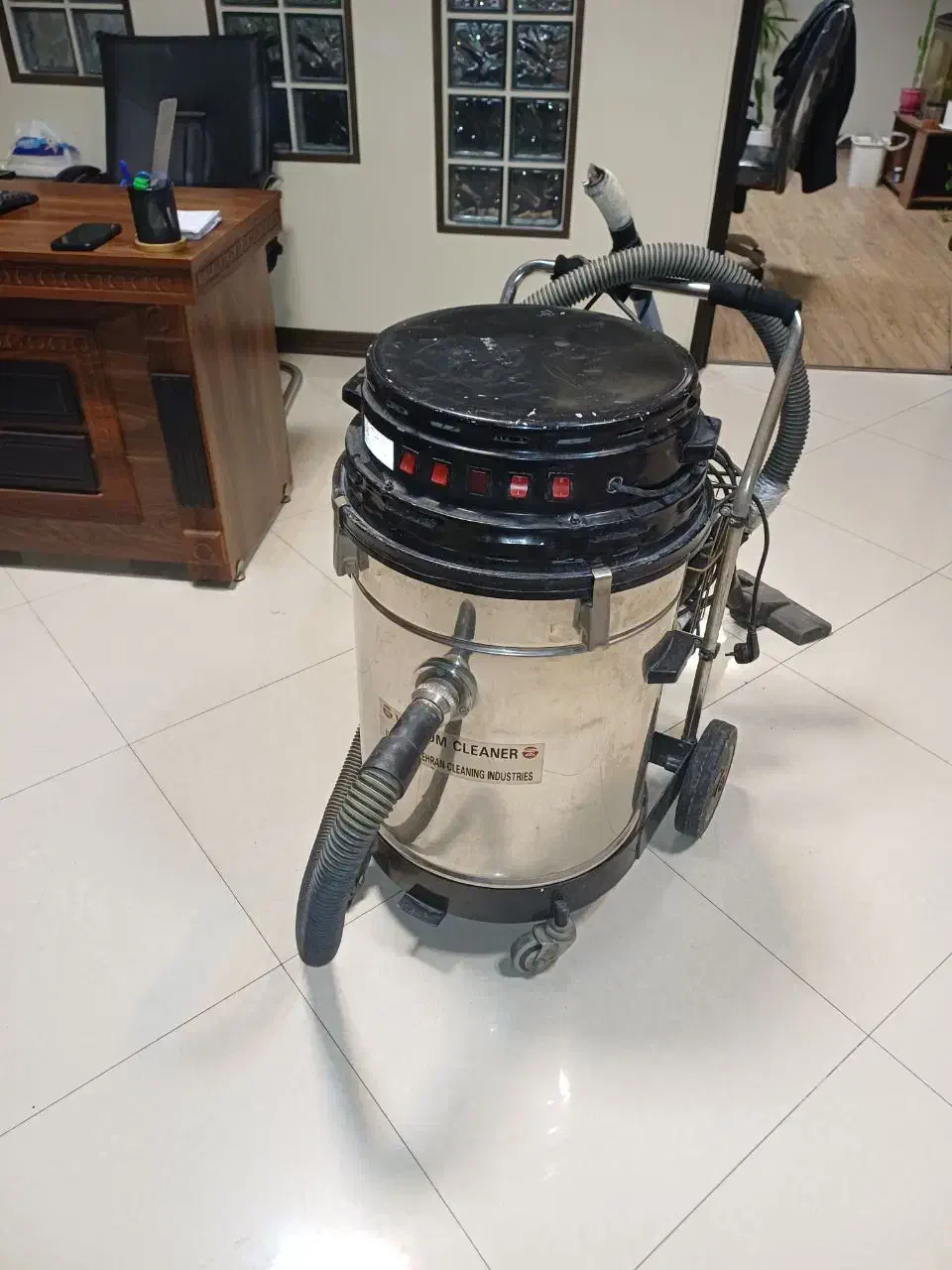 جارو برقی ۲ موتوره آب و خاب برند نور آیین|جاروبرقی، جارو شارژی، بخارشو|پاکدشت, خاتون آباد|دیوار