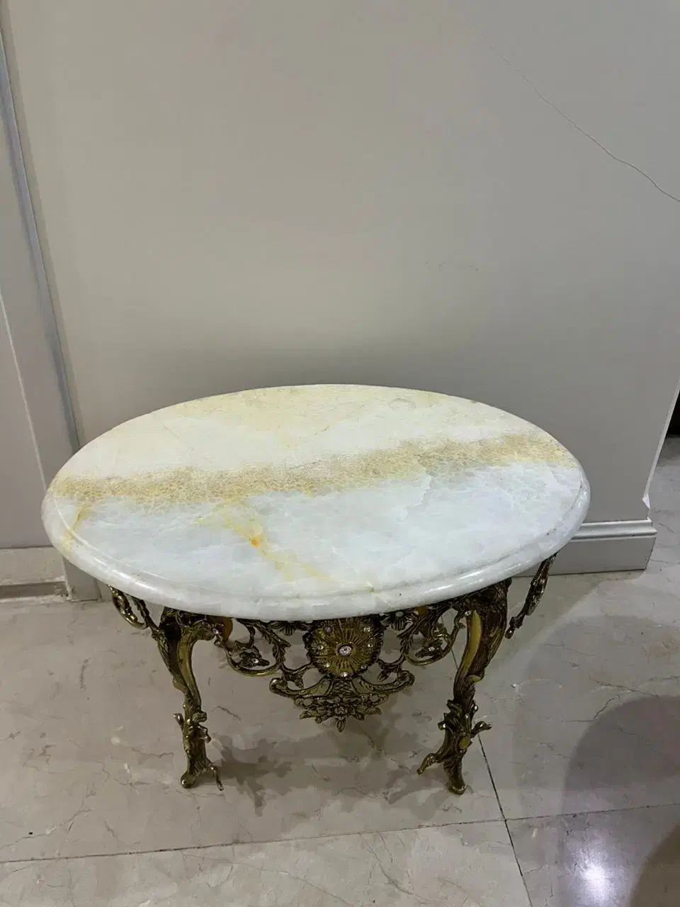 جلومبلی ودوعددعسلی  برنز بارویه سنگ|مبلمان خانگی و میز عسلی|تهران, سعادت‌آباد|دیوار