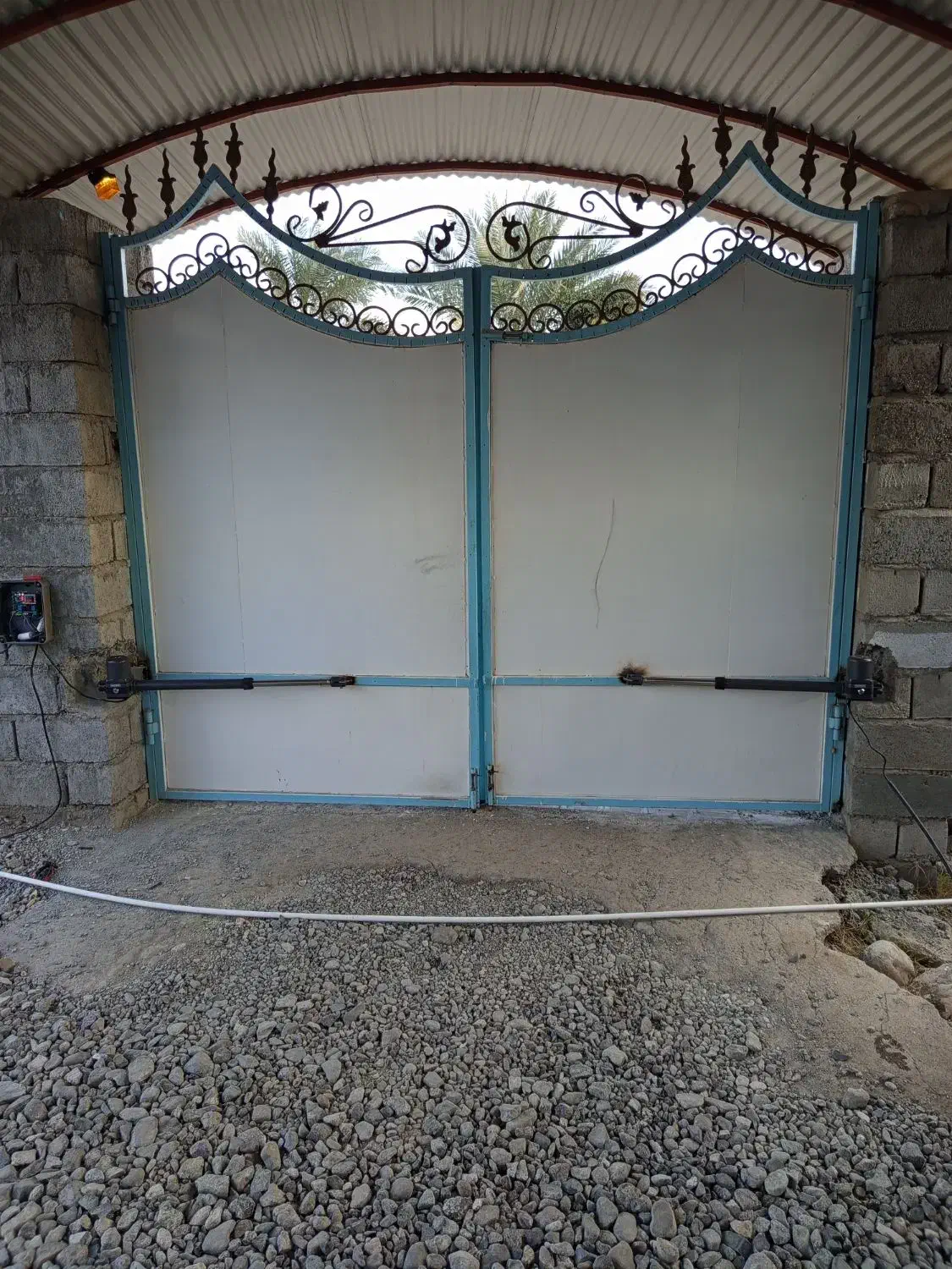 درب برقی جک بازویی جنب پلیس بعلاوه 10 اقساطی|فروشگاه و مغازه|منوجان, |دیوار