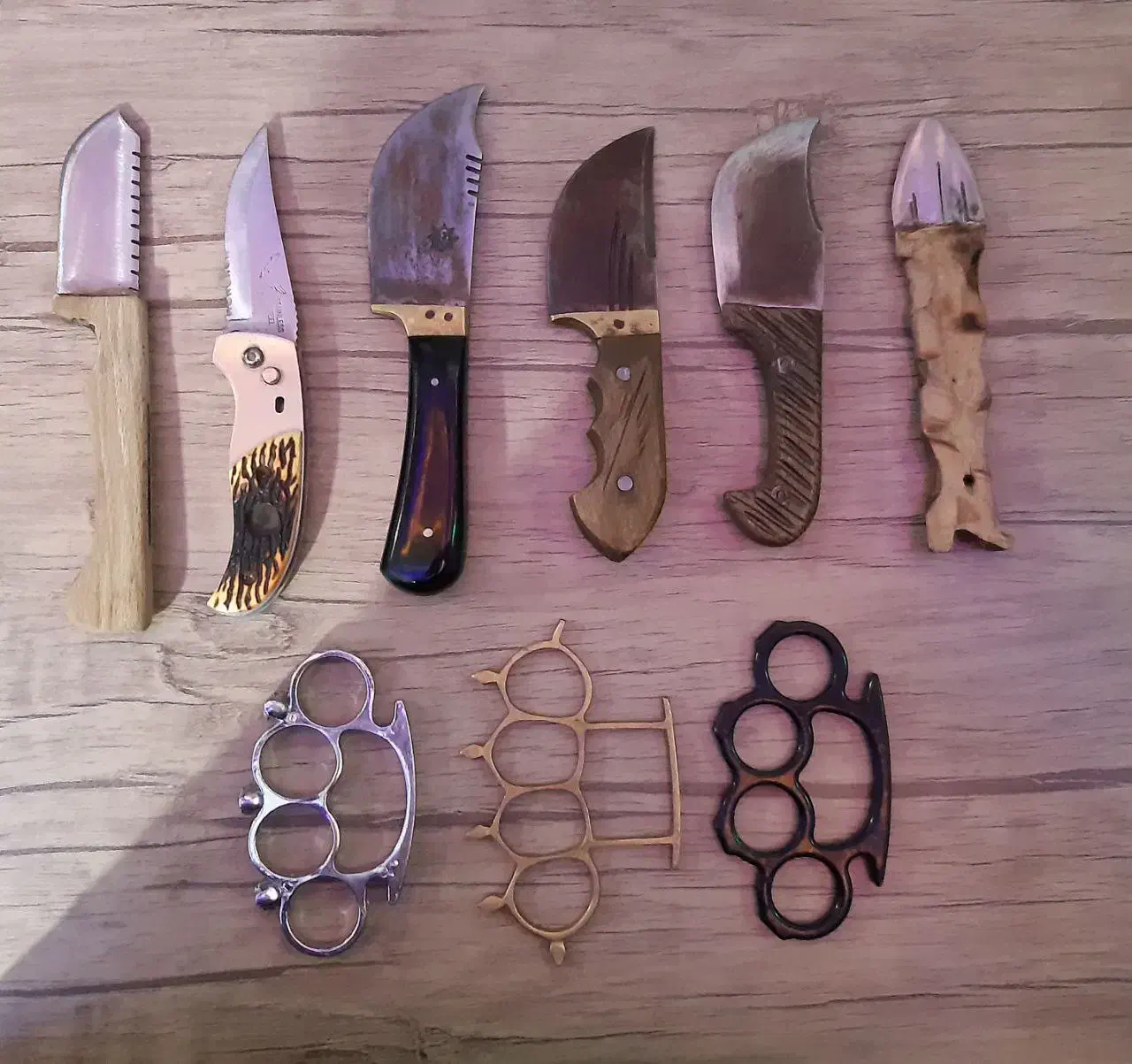 چاقو|کلکسیون اشیاء عتیقه|کرج, باغستان|دیوار