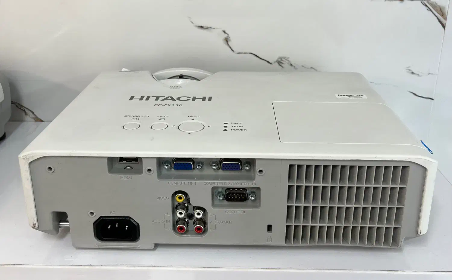 ویدیو پروژکتور هیتاچی ژاپن|تلویزیون و پروژکتور|رشت, سعدی (تختی)|دیوار