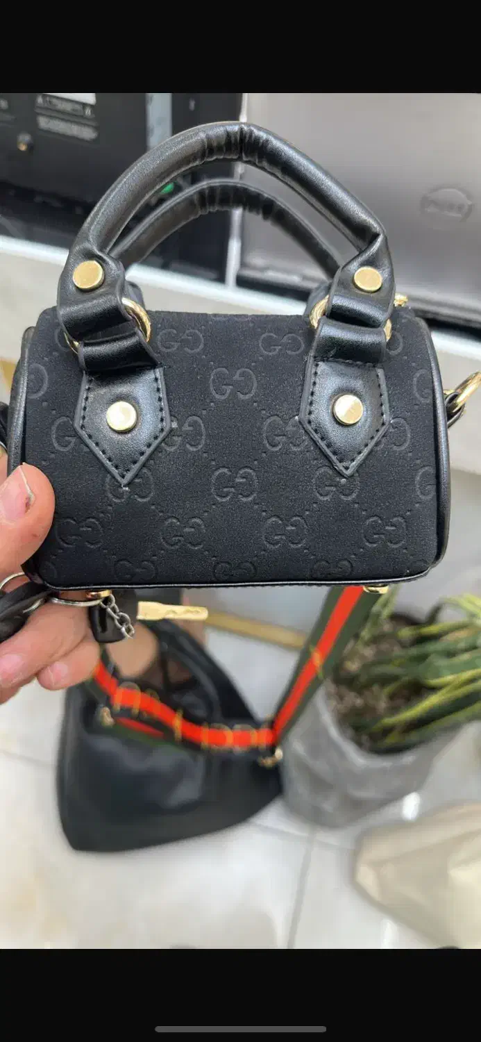 کیف|کیف، کفش، کمربند|مهاباد (آذربایجان غربی), |دیوار