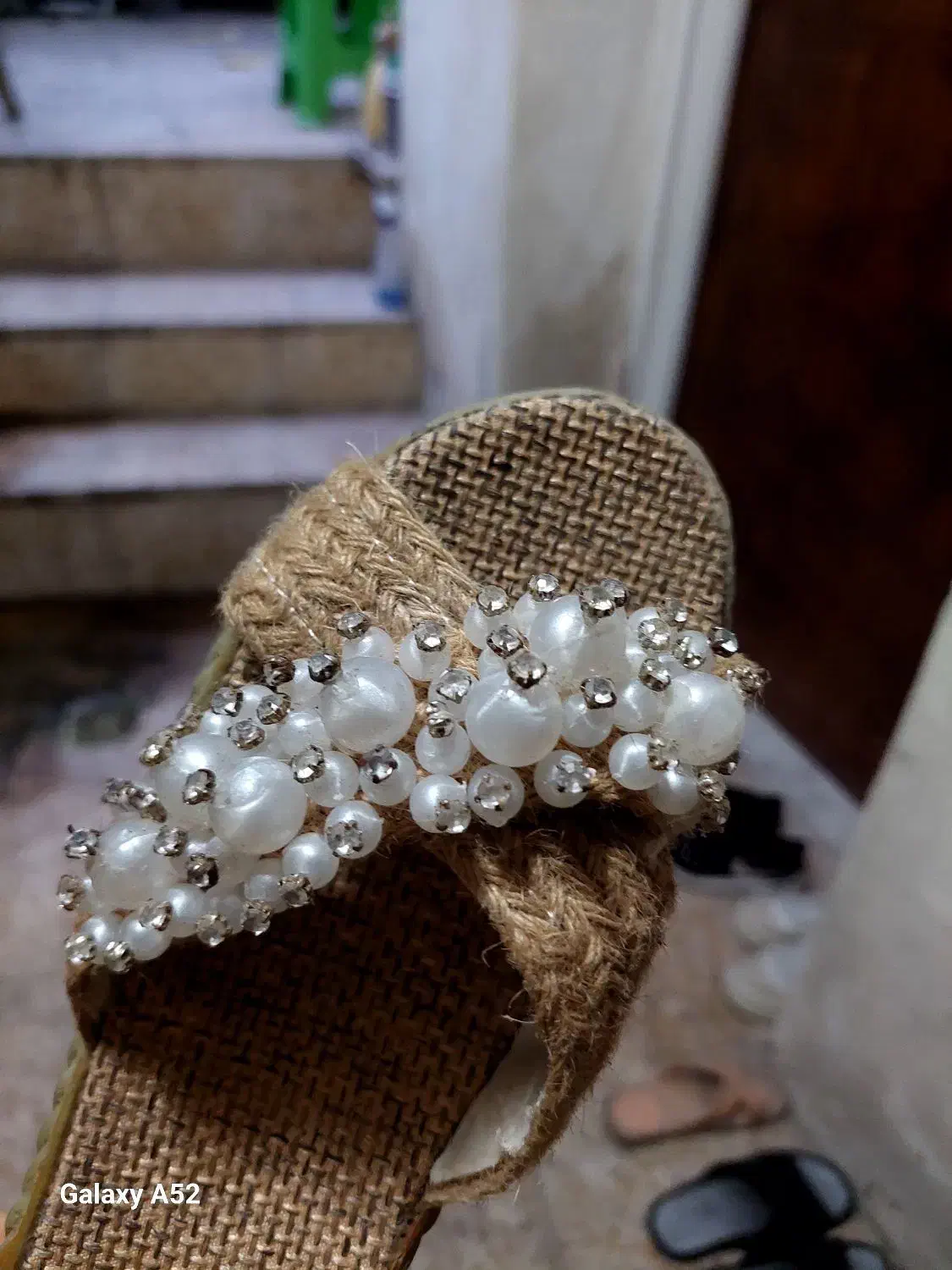 یک جفت صندل  و یک جفت کتونی عروس|کیف، کفش، کمربند|رشت, رودبارتان|دیوار