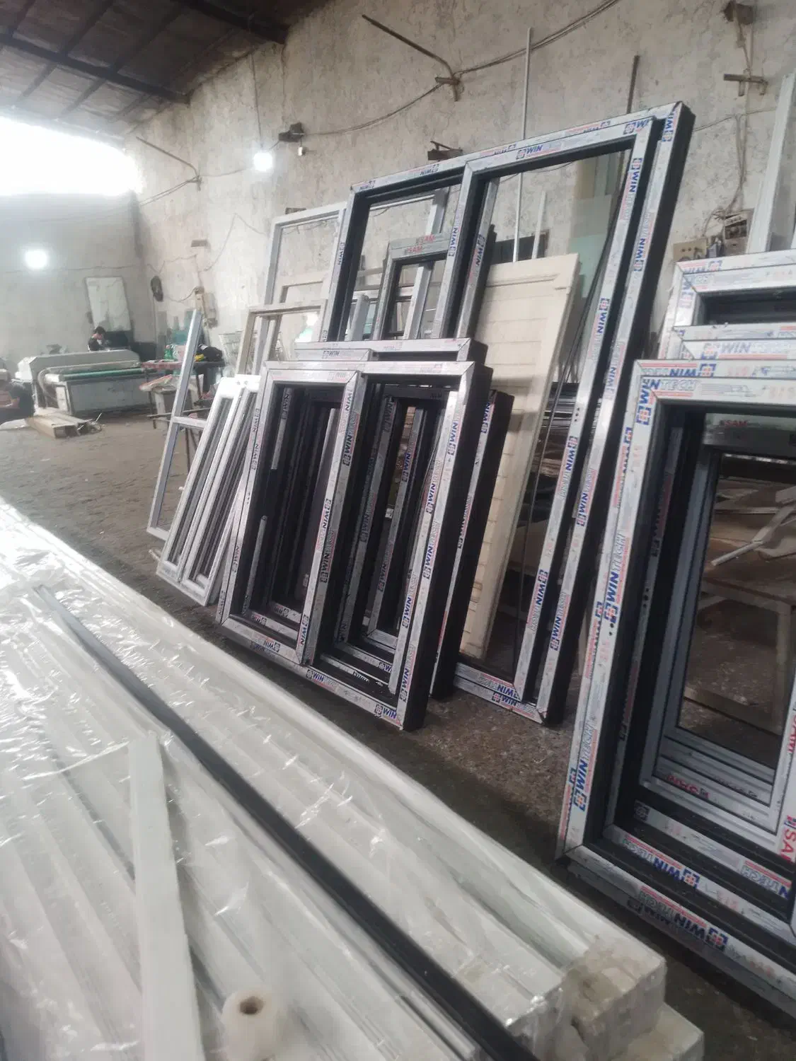 چکی درب وپنجره یوپی وی سی|مصالح و تجهیزات ساختمان|بهارستان, |دیوار