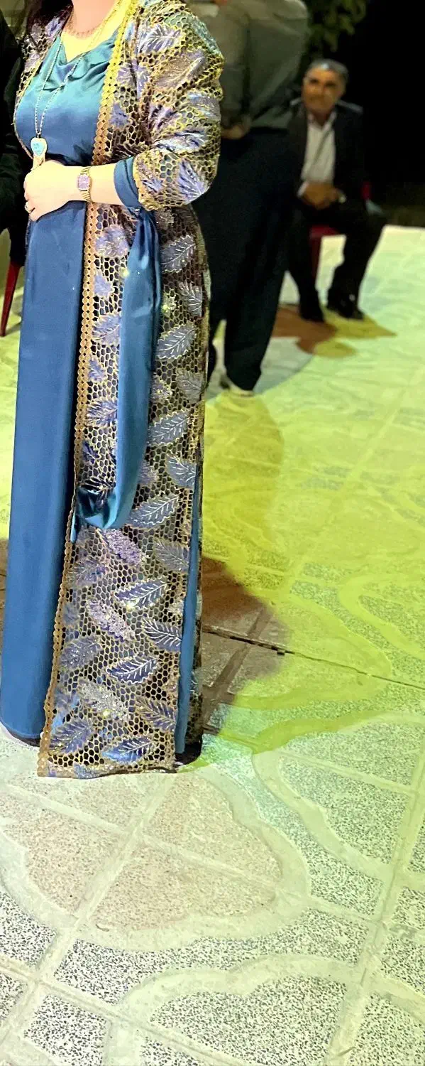 لباس مجلسی|لباس|کوزران, |دیوار