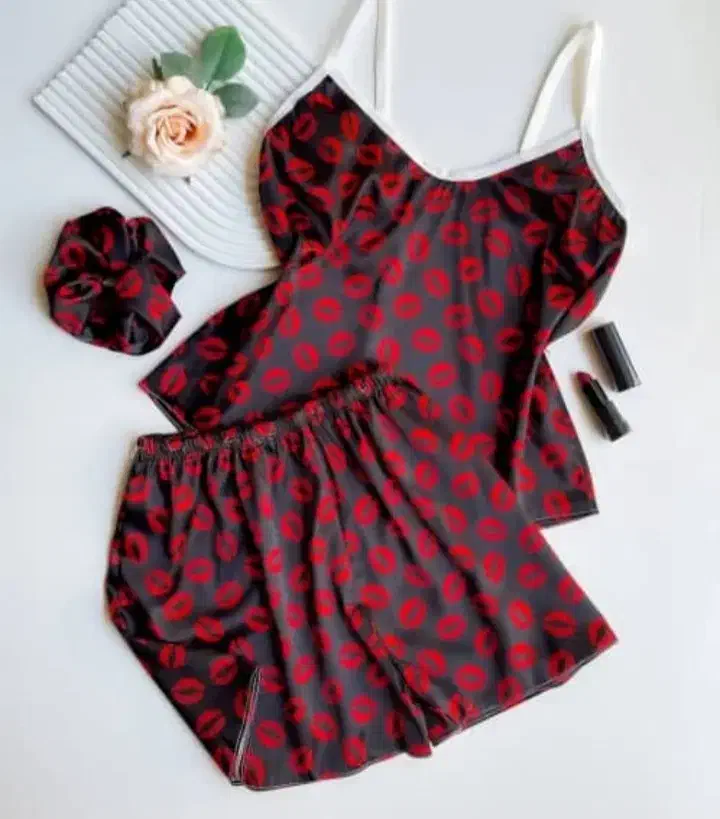 تاپ شرتک ساتن و لباس کمی بلند تر همراه با اسکرانچی|لباس|بندرعباس, |دیوار