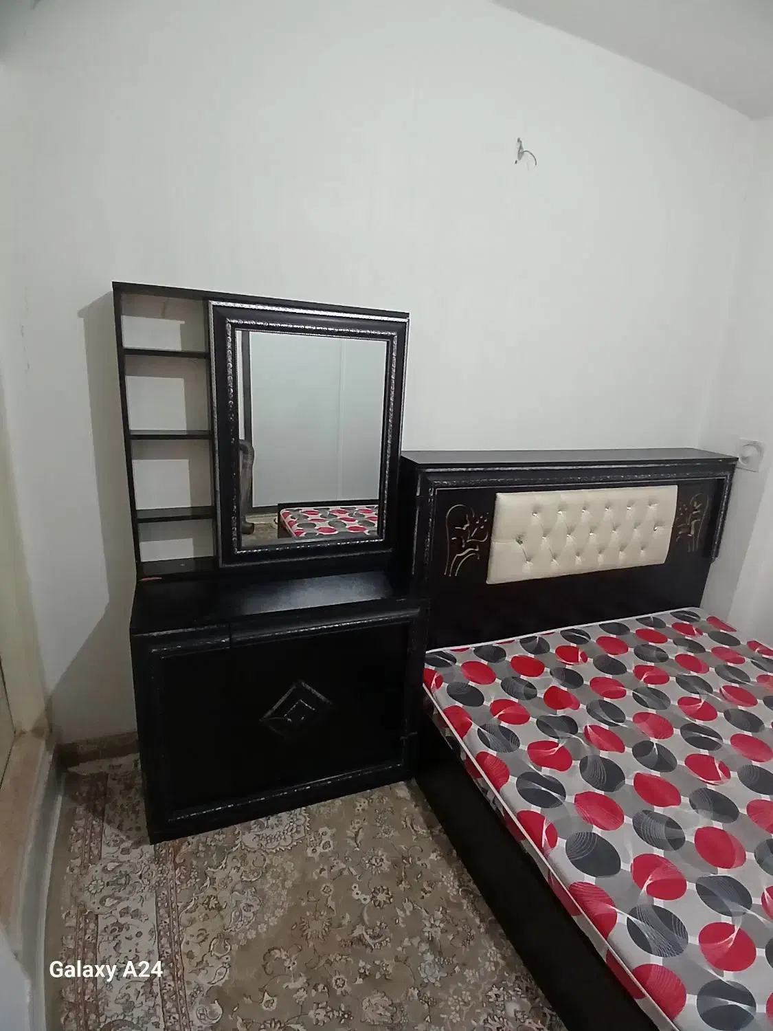 سرویس خواب|تخت و سرویس خواب|تویسرکان, |دیوار