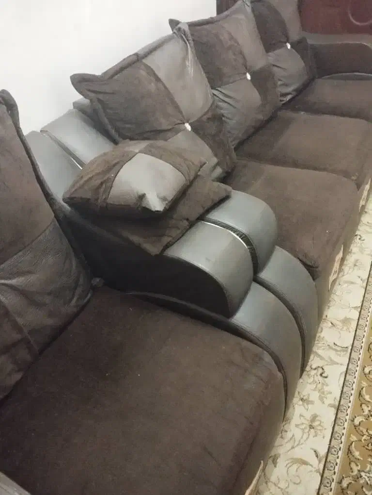 یک دست مبل ۷ نفره|مبلمان خانگی و میز عسلی|رشت, دیانتی|دیوار