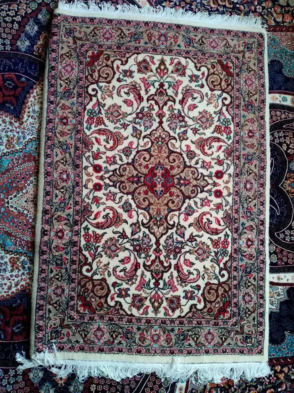 فرش دستباف|فرش|ری, جوانمرد قصاب|دیوار
