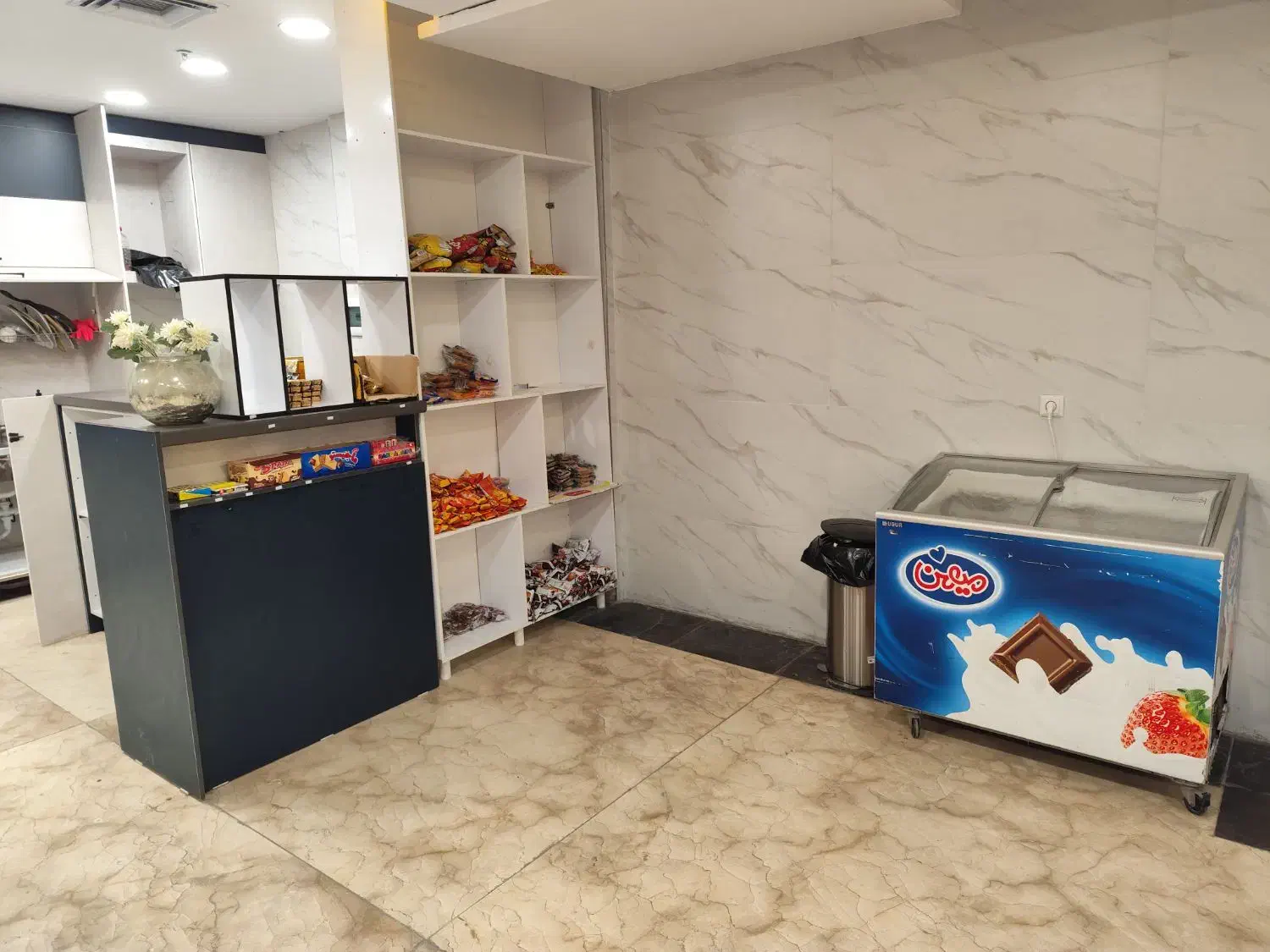 اجاره ملک تجاری جهت کافی شاپ و فست فود|اجارهٔ مغازه و غرفه|بندرعباس, |دیوار