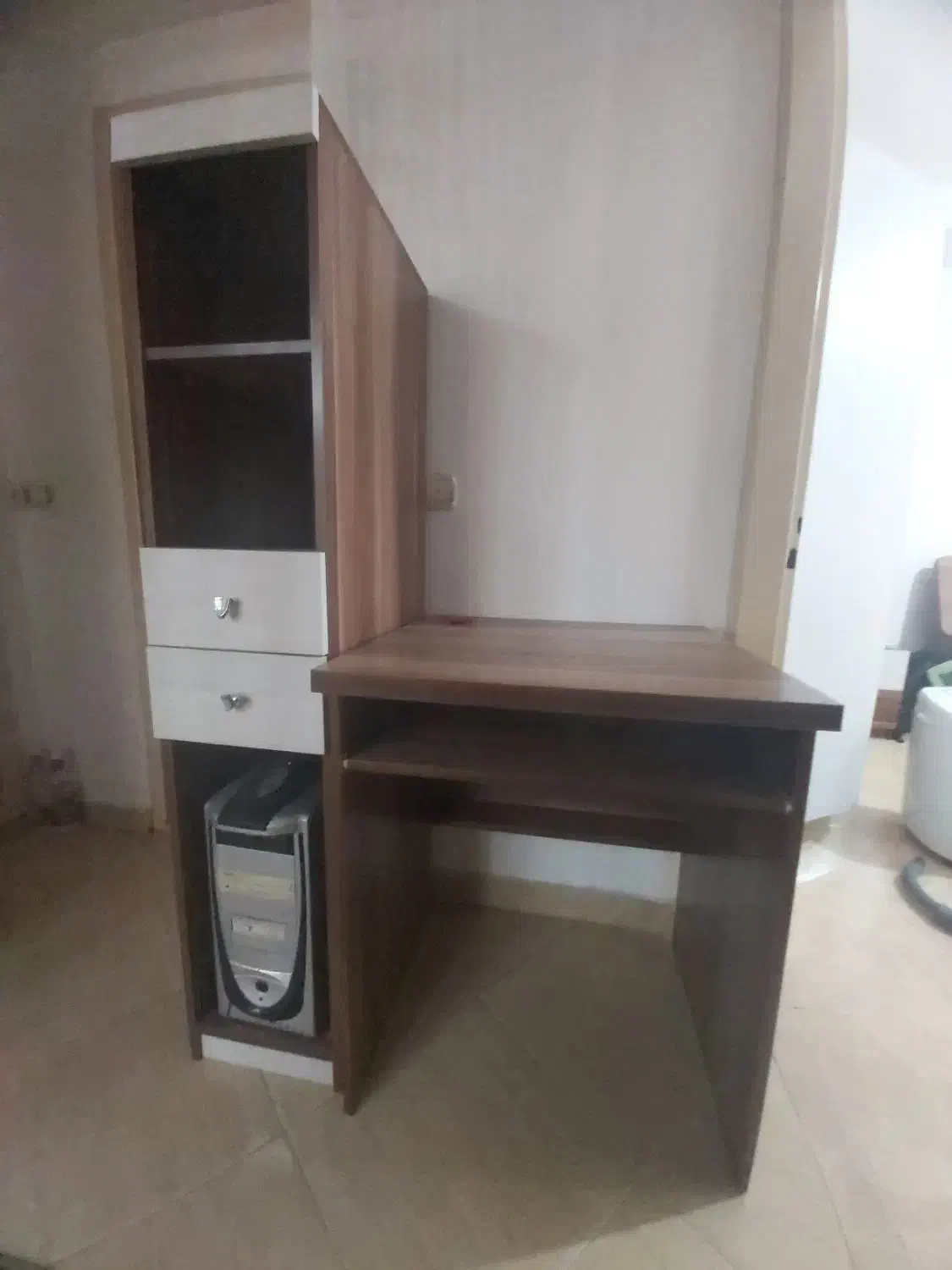 میز تحریر(کامپیوتر)|میز تحریر و کامپیوتر|ساری, |دیوار