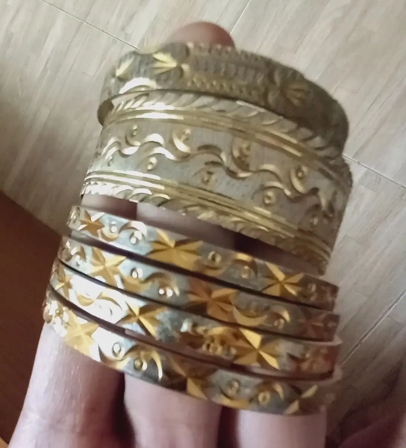 النگو بدل|بدلیجات|کاشان, فین بزرگ|دیوار