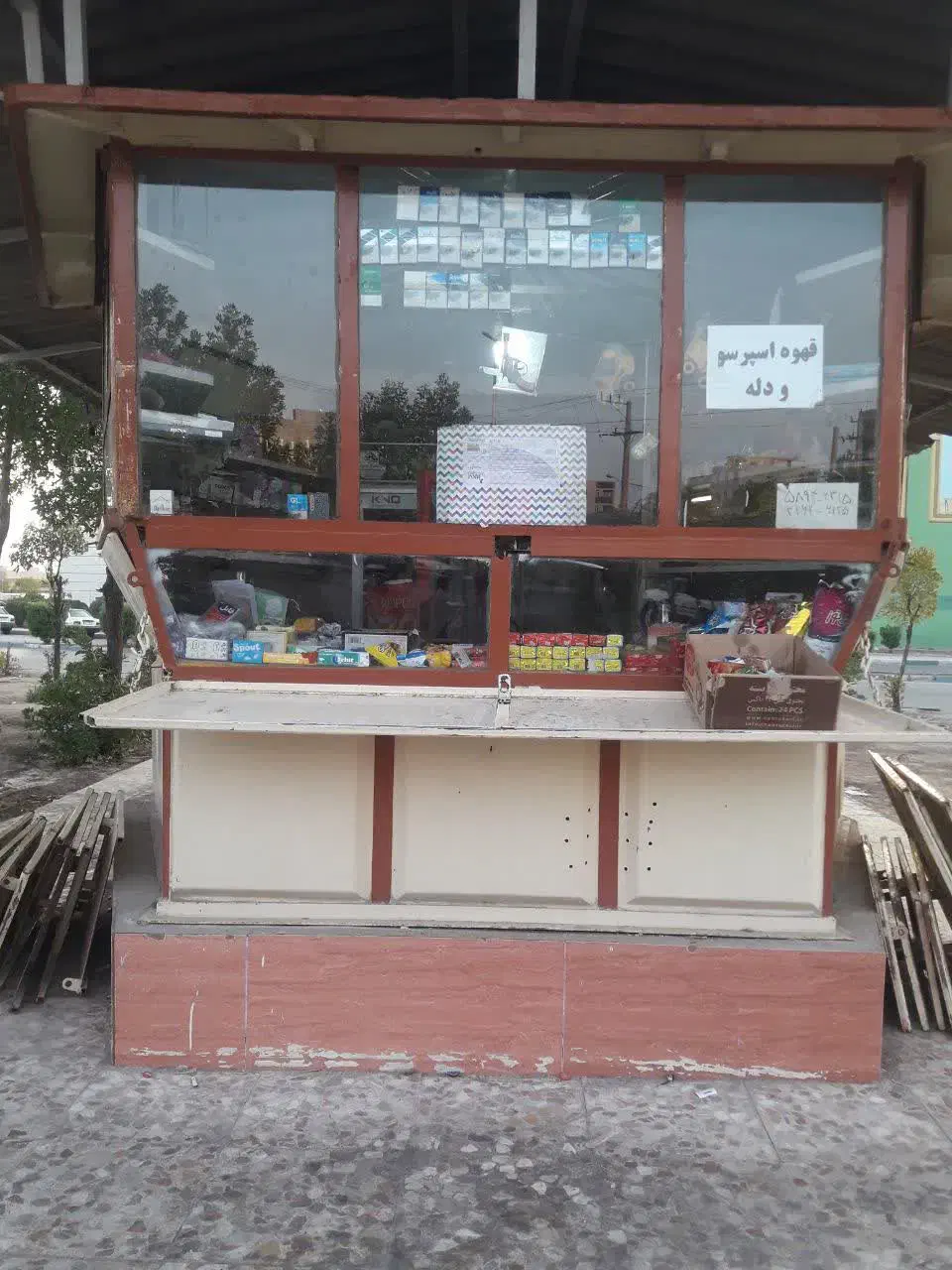 دکه درب اصلی بیمارستان امیرالمومنین|اجارهٔ مغازه و غرفه|اهواز, سپیدار|دیوار