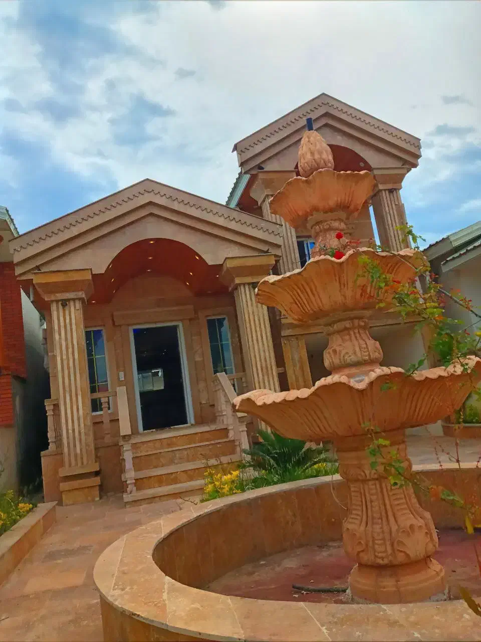 کد ۴۲/نیمپیلوت با آبنما/نگهبانی دائمی در شهرک|فروش خانه و ویلا|رویان, |دیوار