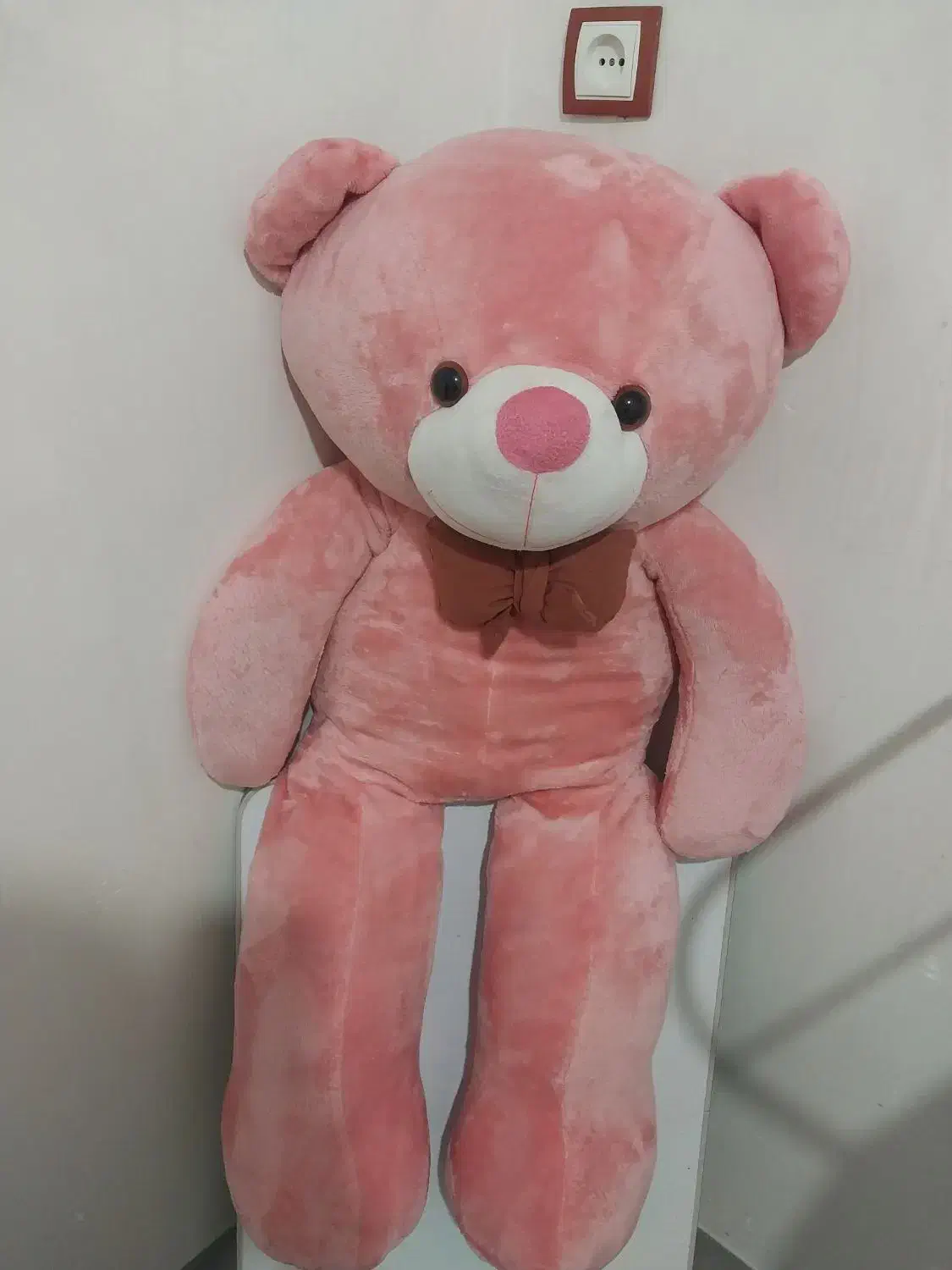 عروسک|اسباب‌بازی بچه|خوی, |دیوار