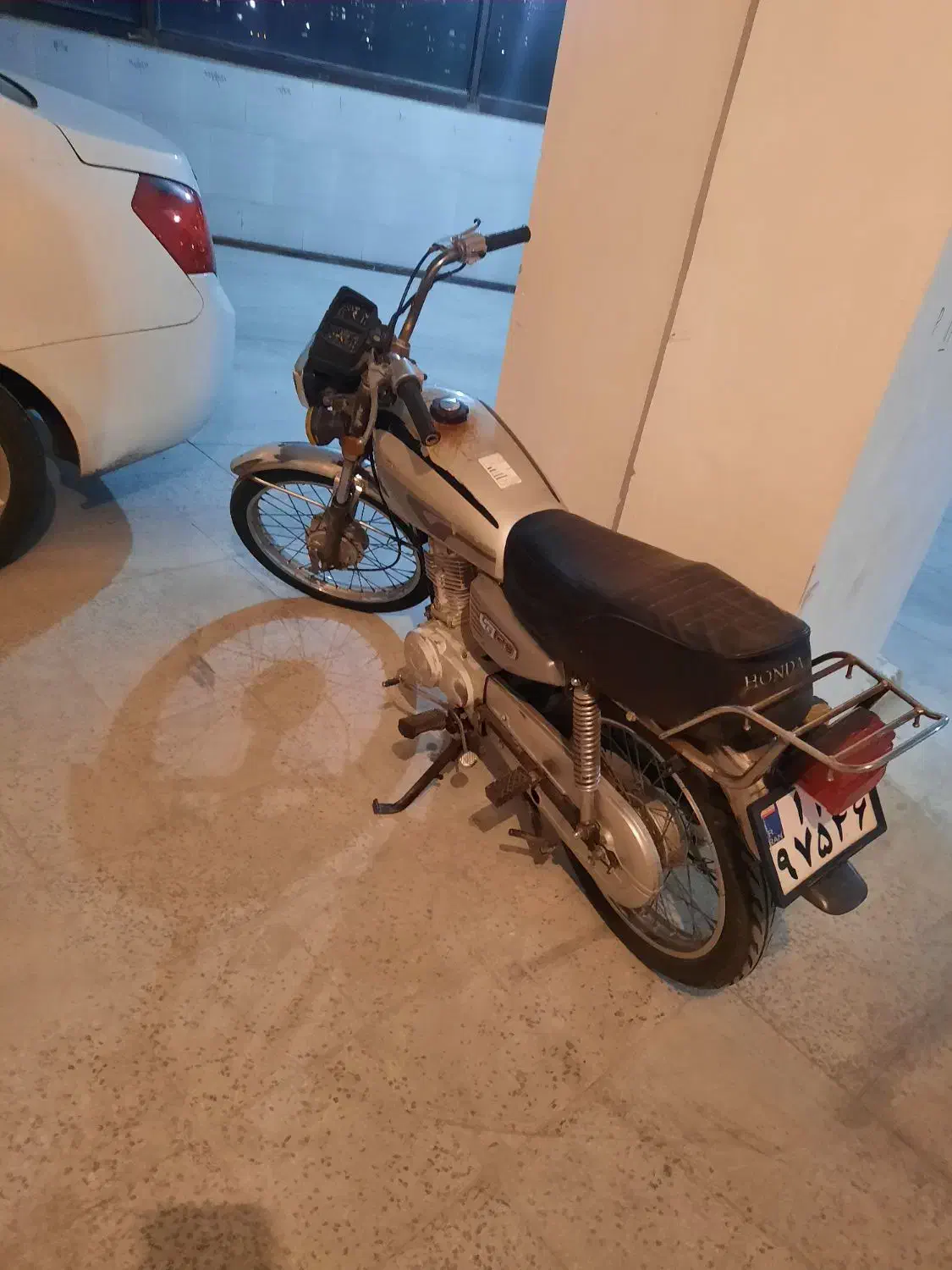 هندا ارژن موتور ۱۲۵ در حد مدل ۸۳|موتورسیکلت|رودهن, |دیوار