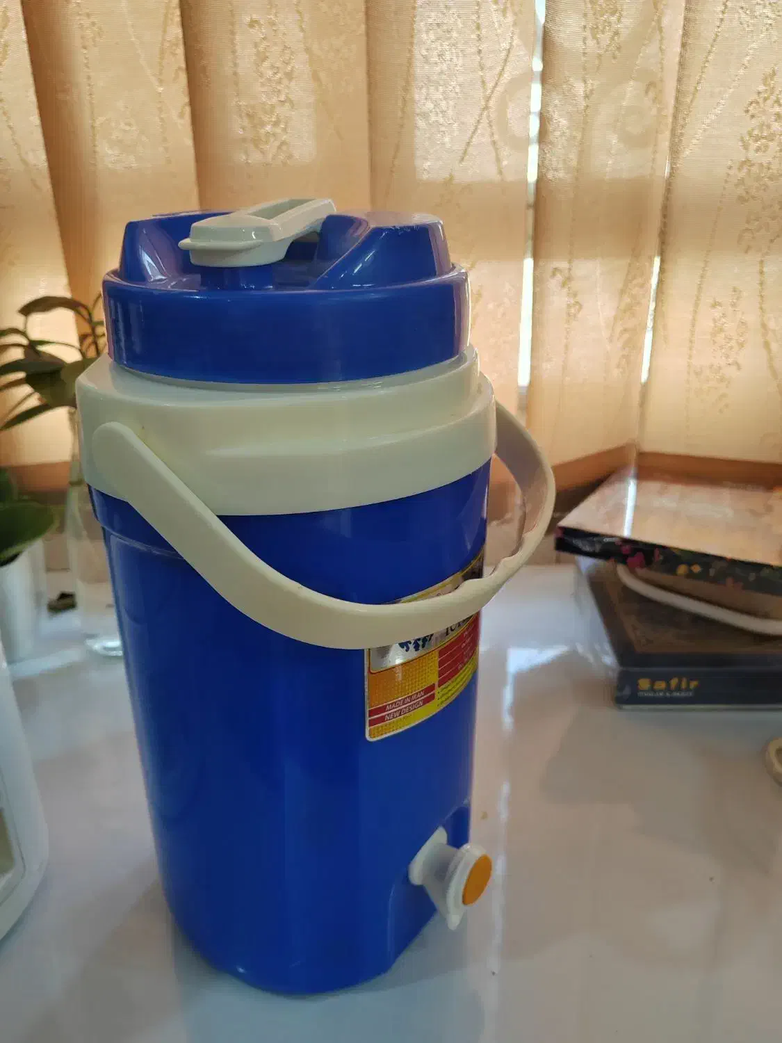 کلمن آب|ظروف نگهدارنده، پلاستیکی، یکبارمصرف|میبد, |دیوار