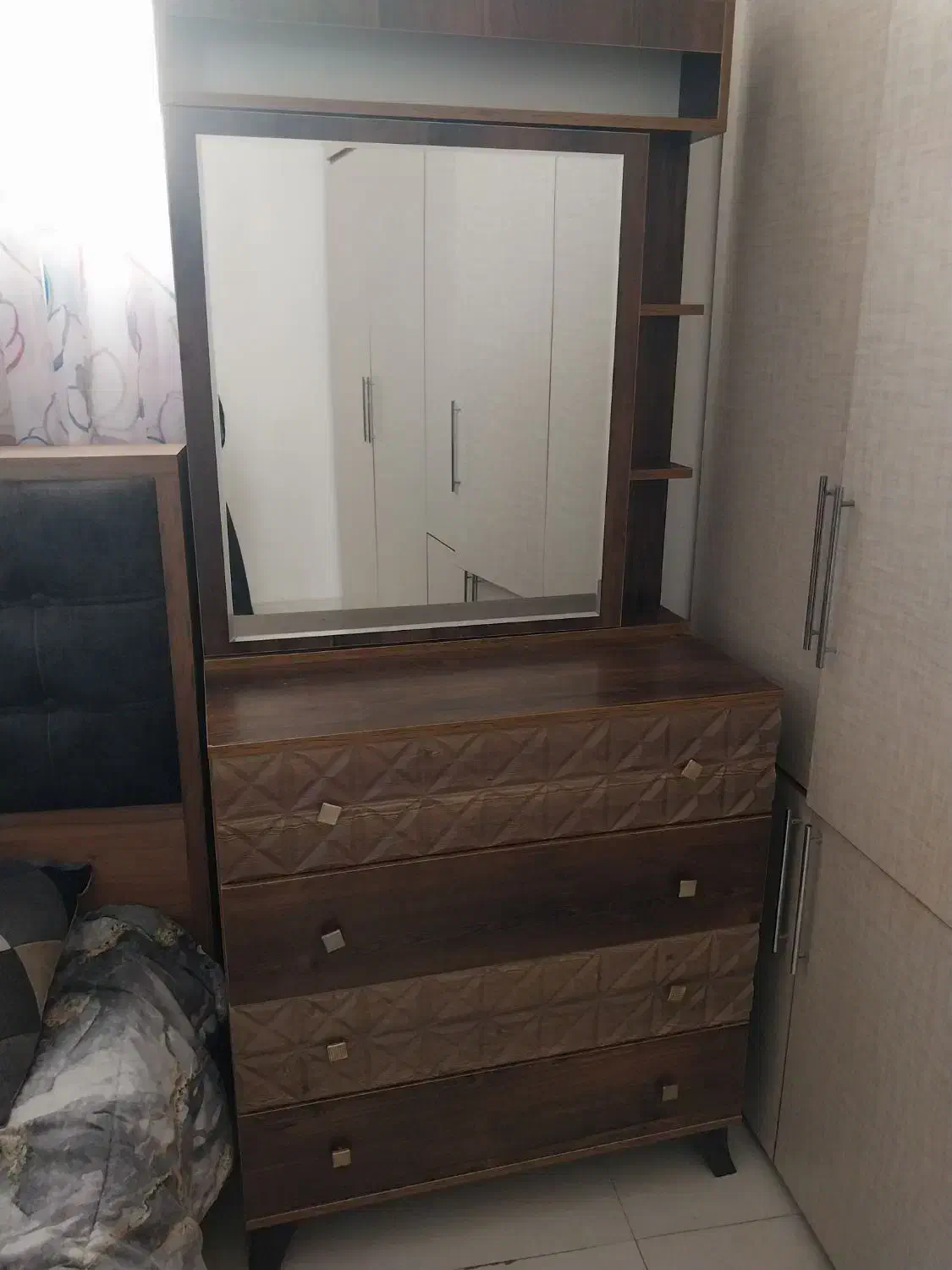 دراور|جاکفشی، کمد، دراور|هشتگرد, هشتگرد قدیم|دیوار