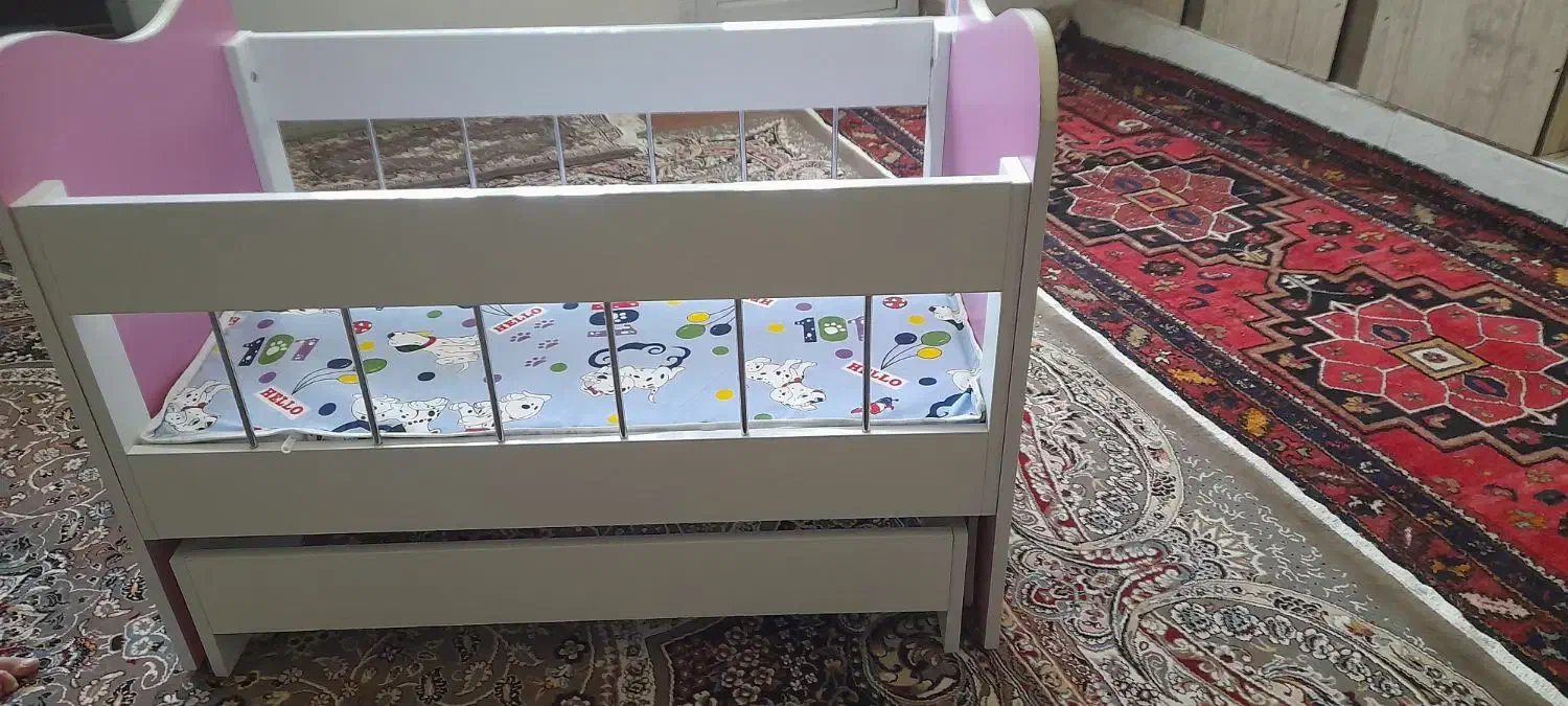 تخت گهواره ای|تخت و صندلی بچه|قیدار, |دیوار