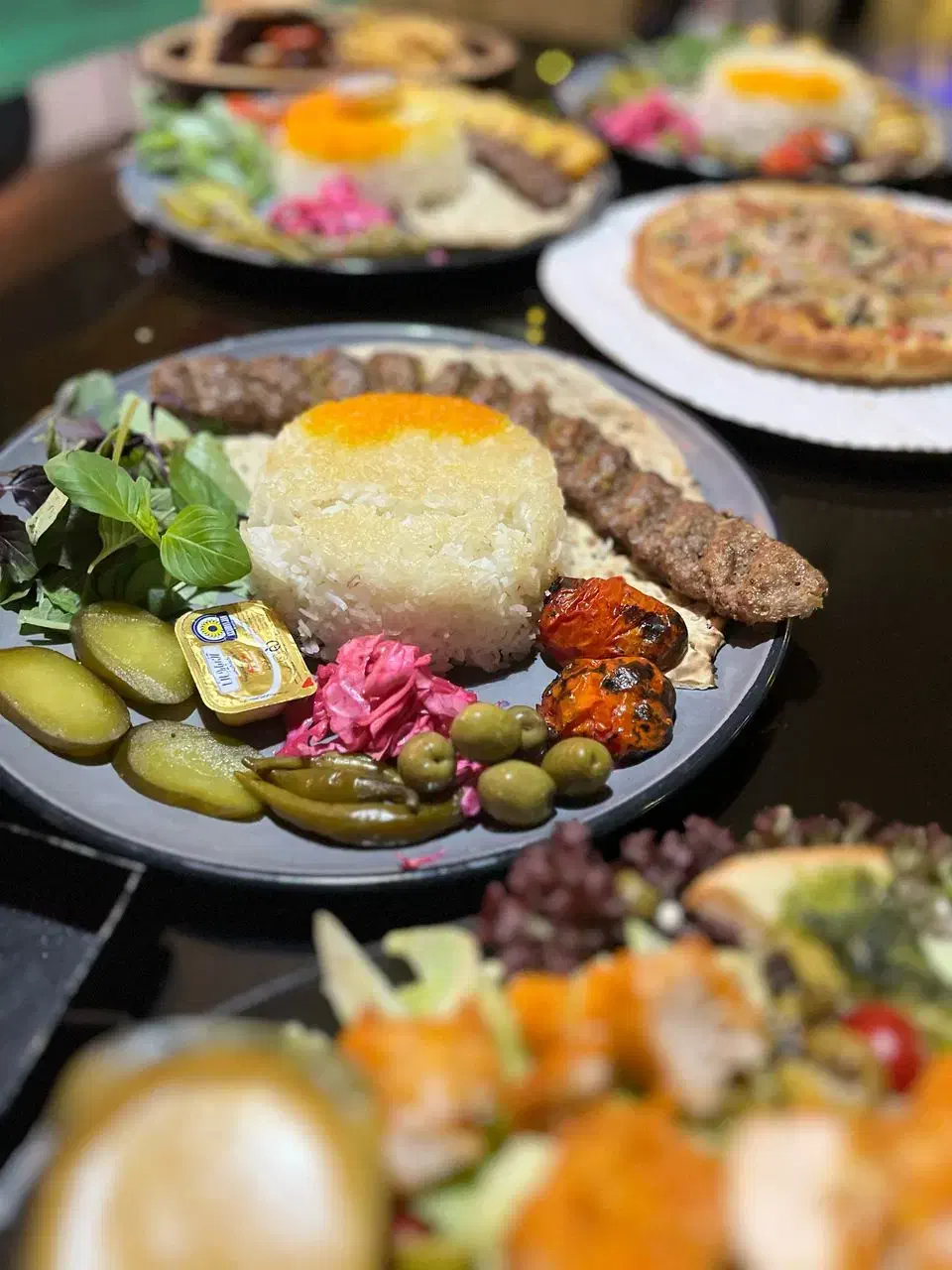 مدیر رستوران باریستا اشپز ایرانی فرنگی|استخدام خدمات فروشگاه و رستوران|قزوین, |دیوار