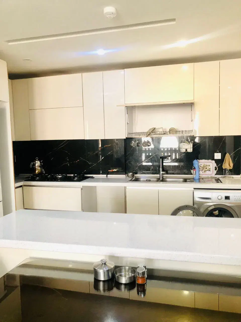 ۸۳ متر فول امکانات ۱۴ ساله «شمال ستارخان»