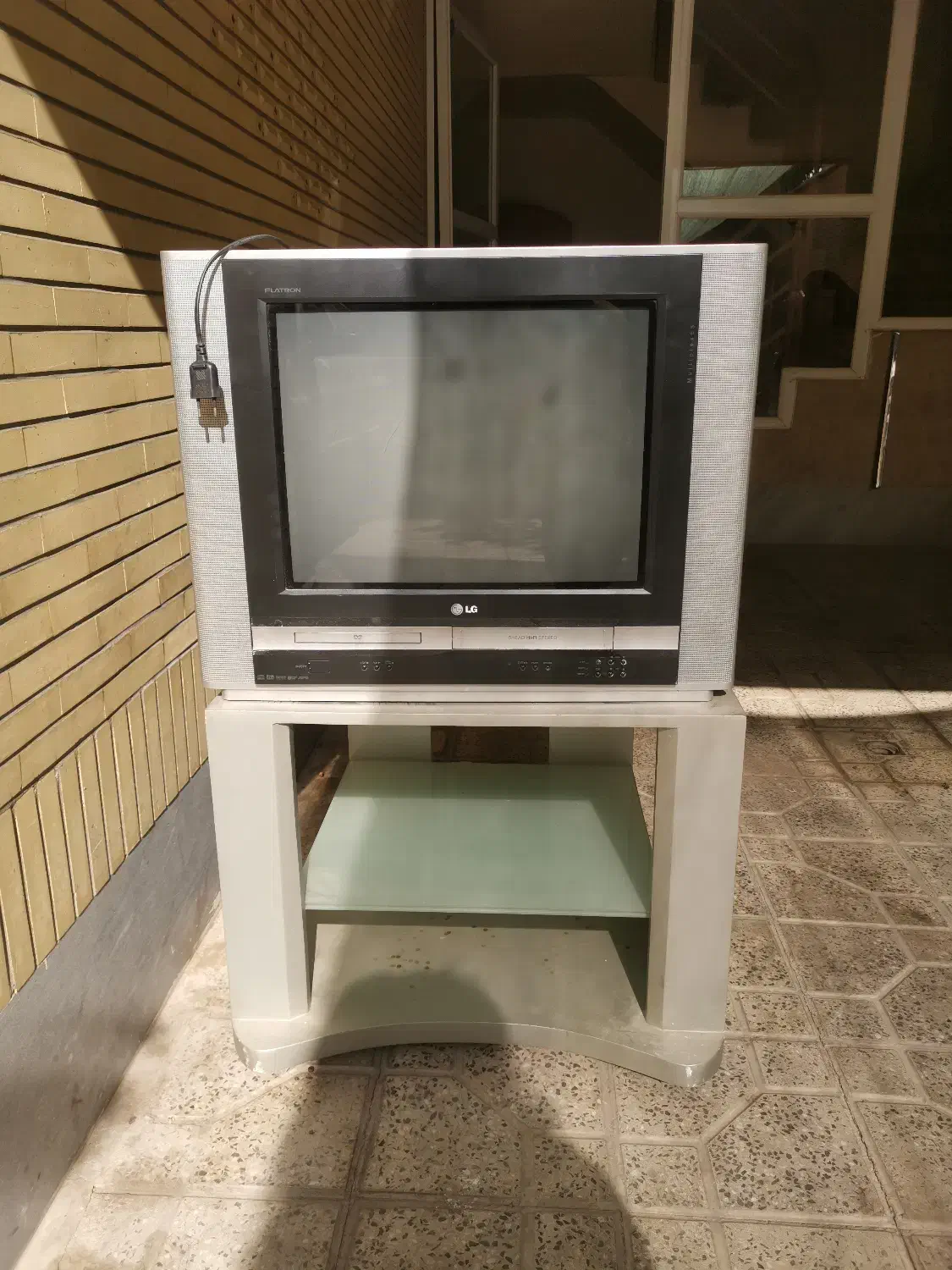 تلویزیون و میز تلویزیون|تلویزیون و پروژکتور|اصفهان, ملکشهر|دیوار