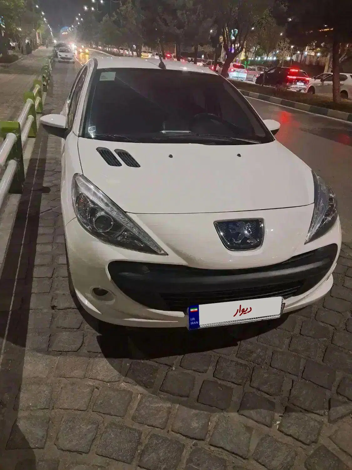 پژو۲۰۷|خودرو سواری و وانت|همدان, |دیوار